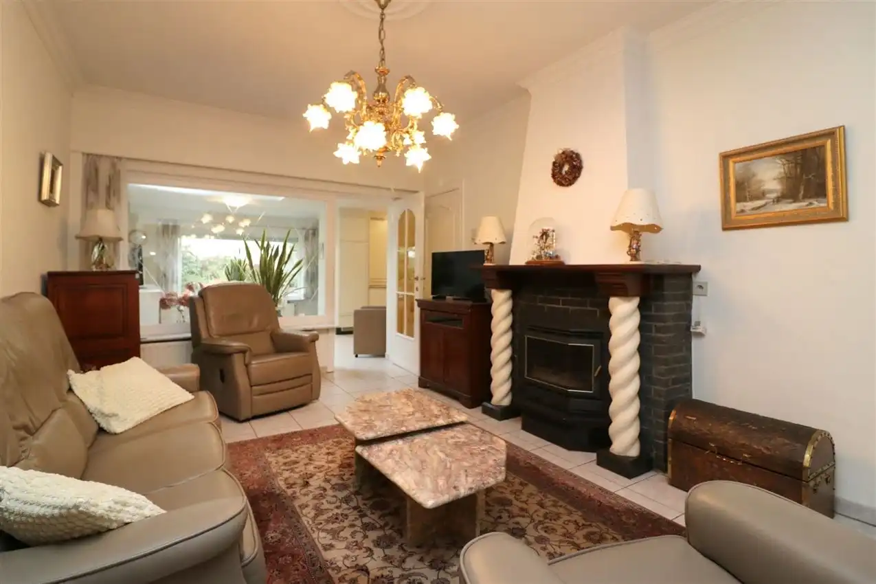 label c, nabij station, garage voor vijf wagens foto 37