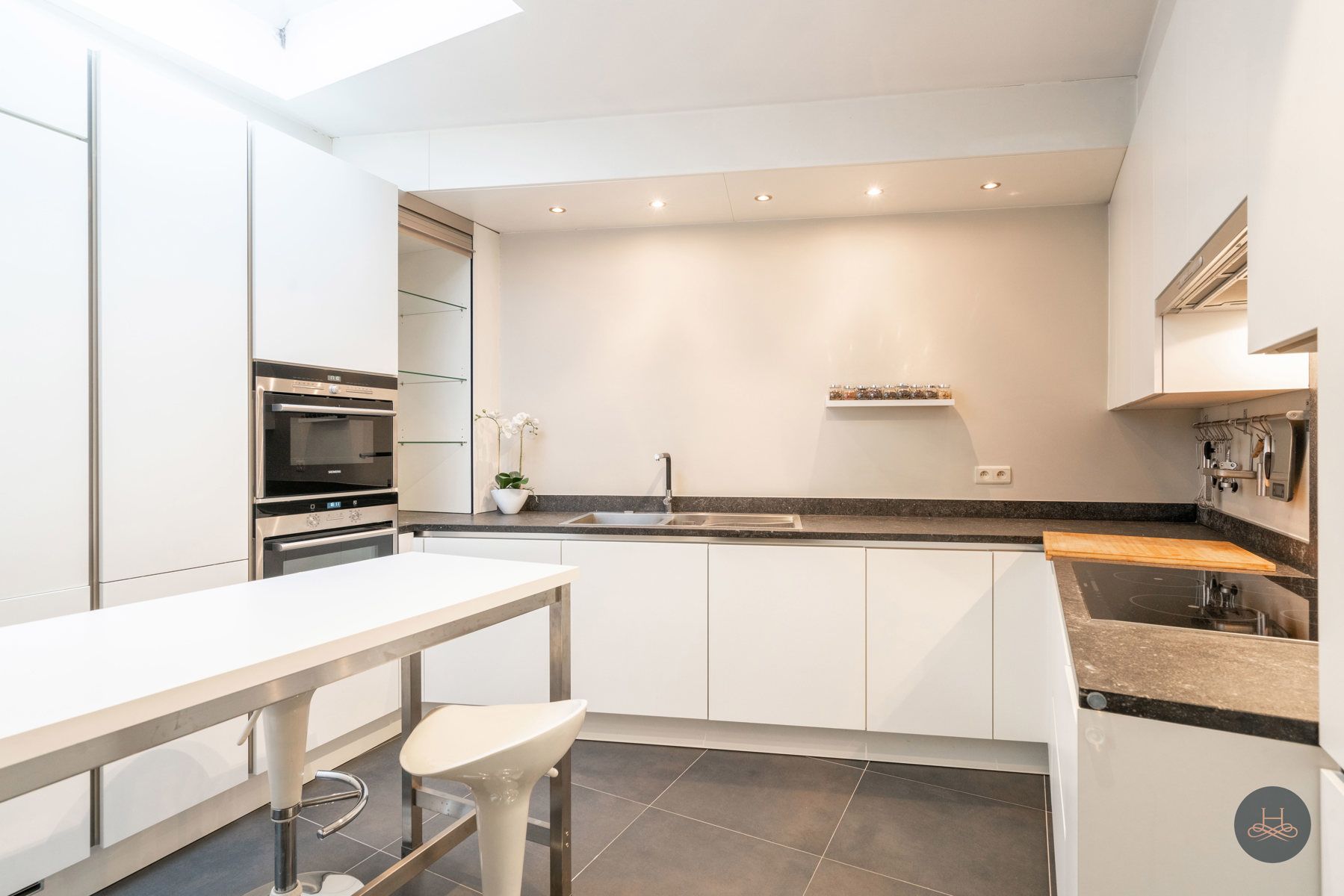 Lichtrijke duplex met terras op toplocatie foto 6