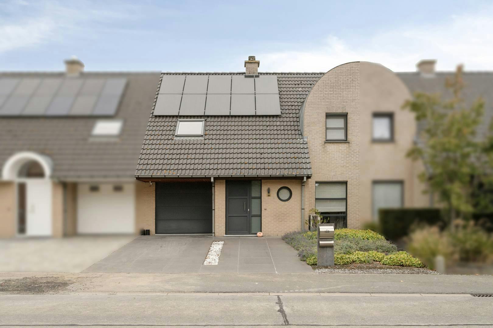 Volledig instapklaar huis met 3 kamers te koop in Deerlijk foto {{pictureIndex}}