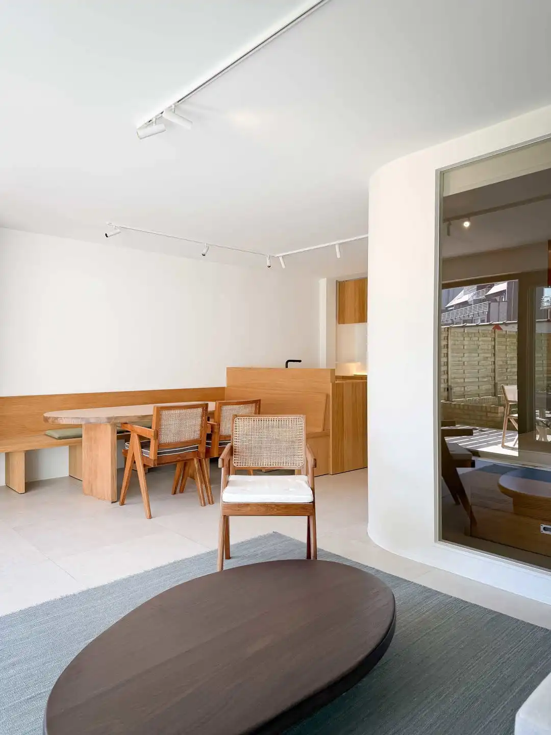 TUINAPPARTEMENT vlakbij het Driehoeksplein - GEMEUBILEERD... foto 8