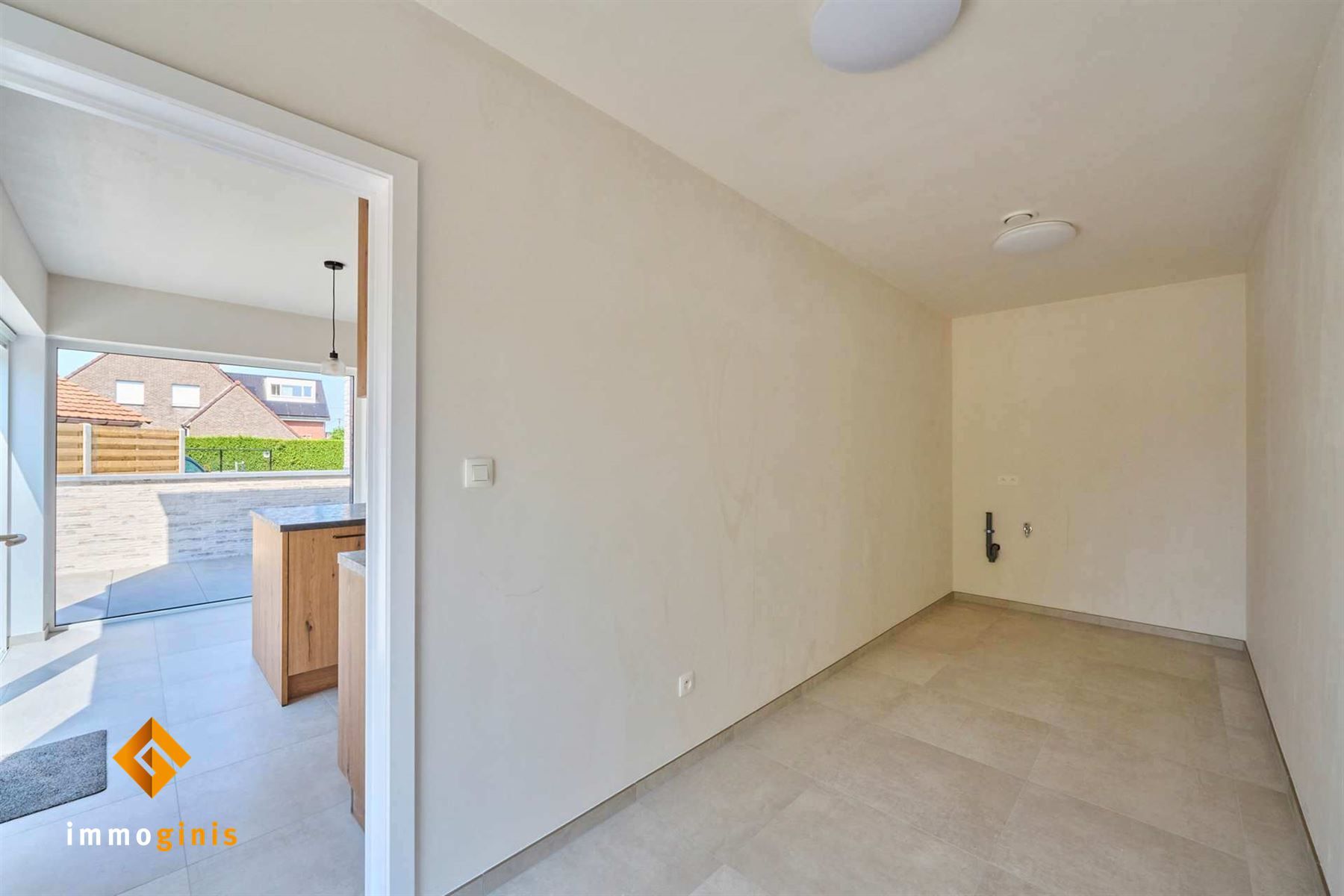 Zéér mooi en ruim gelijkvloers appartement met 2 slpks nabij het centrum van Hamont! foto 5