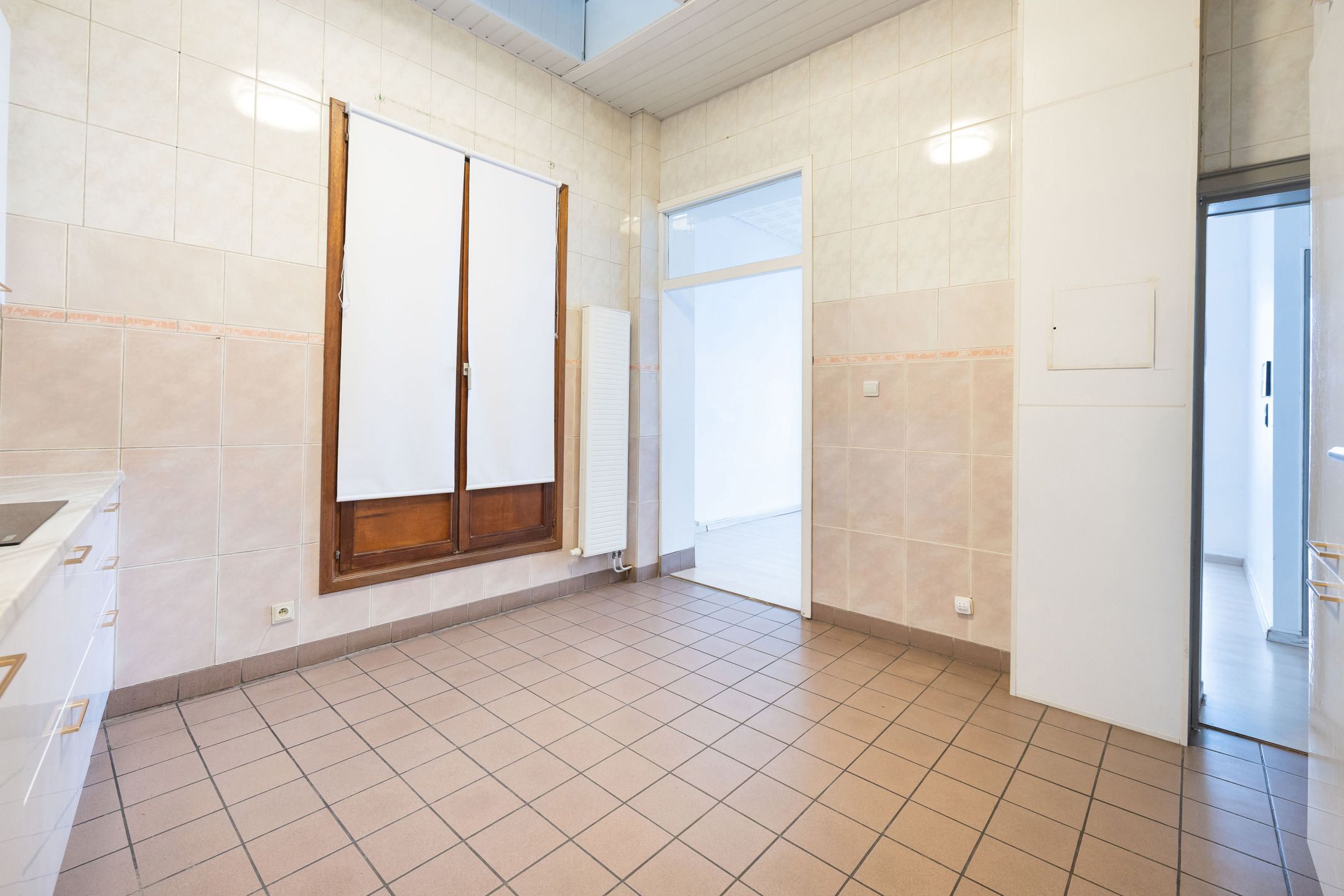 Een ruime woning met potentieel op toplocatie foto 8