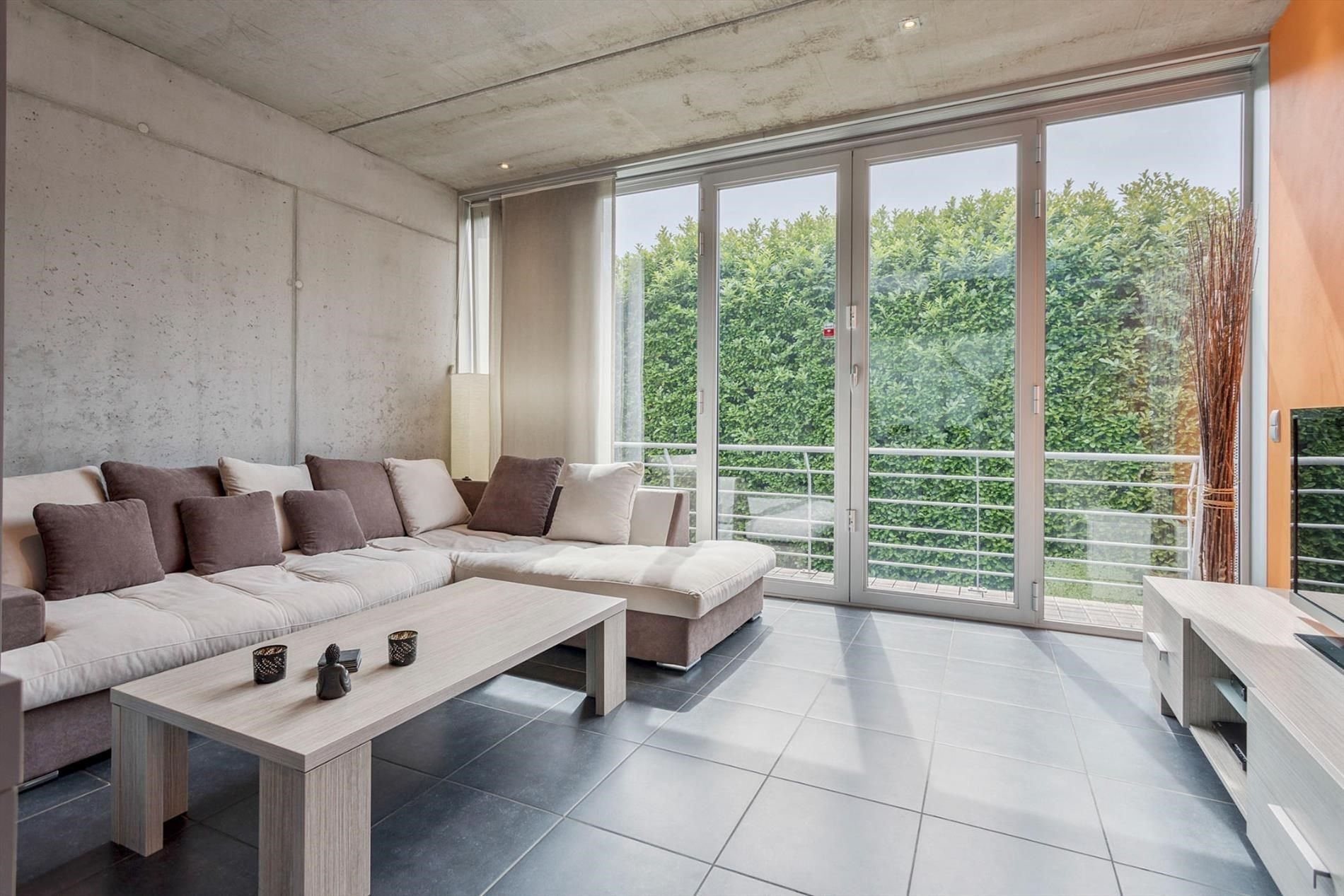 Dilbeek centrum: duplex appartement met 2 slaapkamers en tuintje foto 5