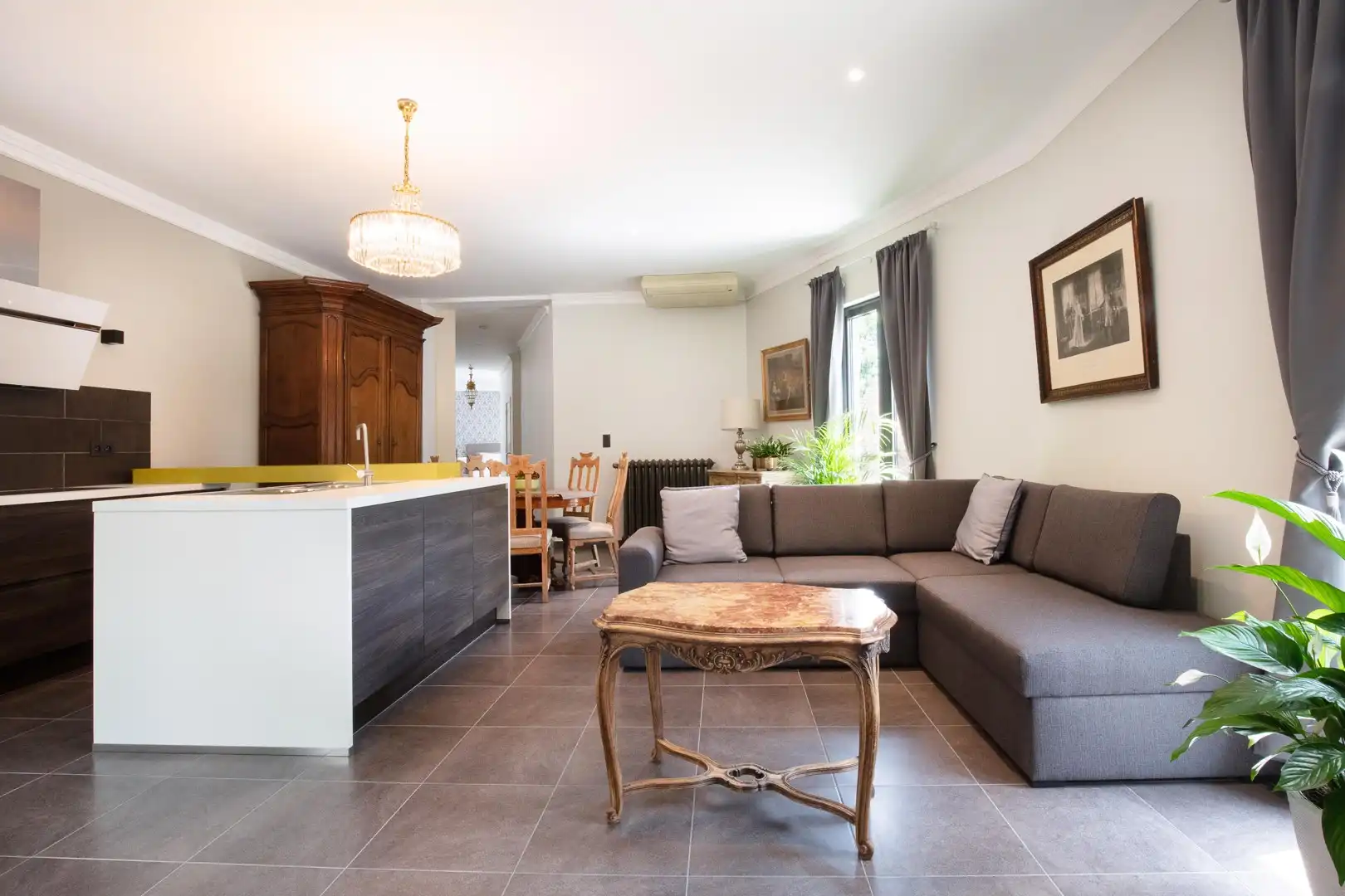 Karaktervol appartementsgebouw met duplex en vakantielogie in het hart van Tongeren foto 4