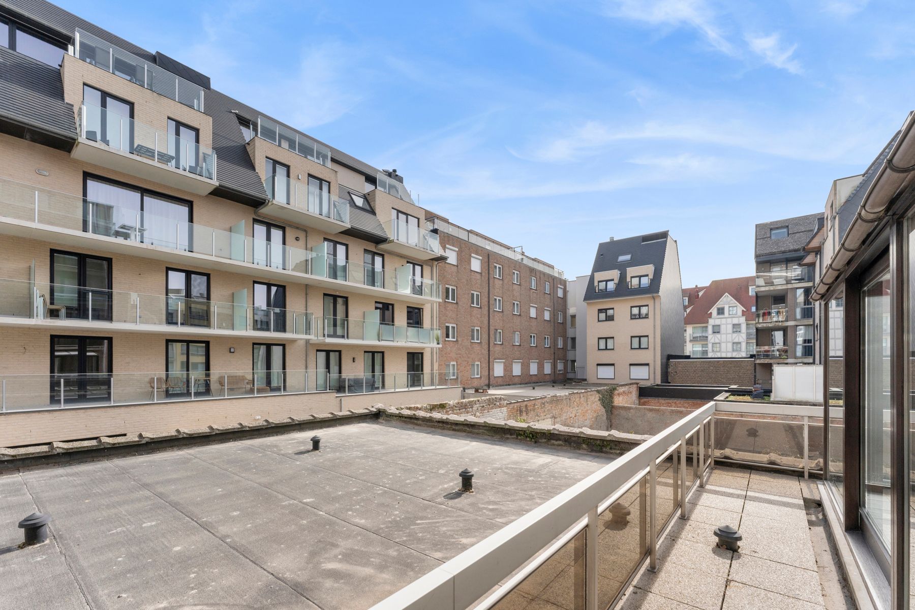 Verzorgd appartement met terrasje op enkele passen van zee foto 15