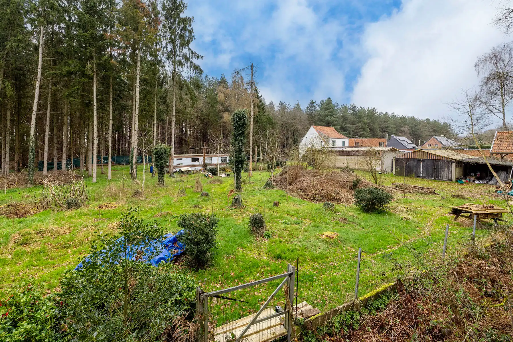 HOB met 3/4 slpk, voor- en zijdeur, garage en tuin op 702m² foto 19