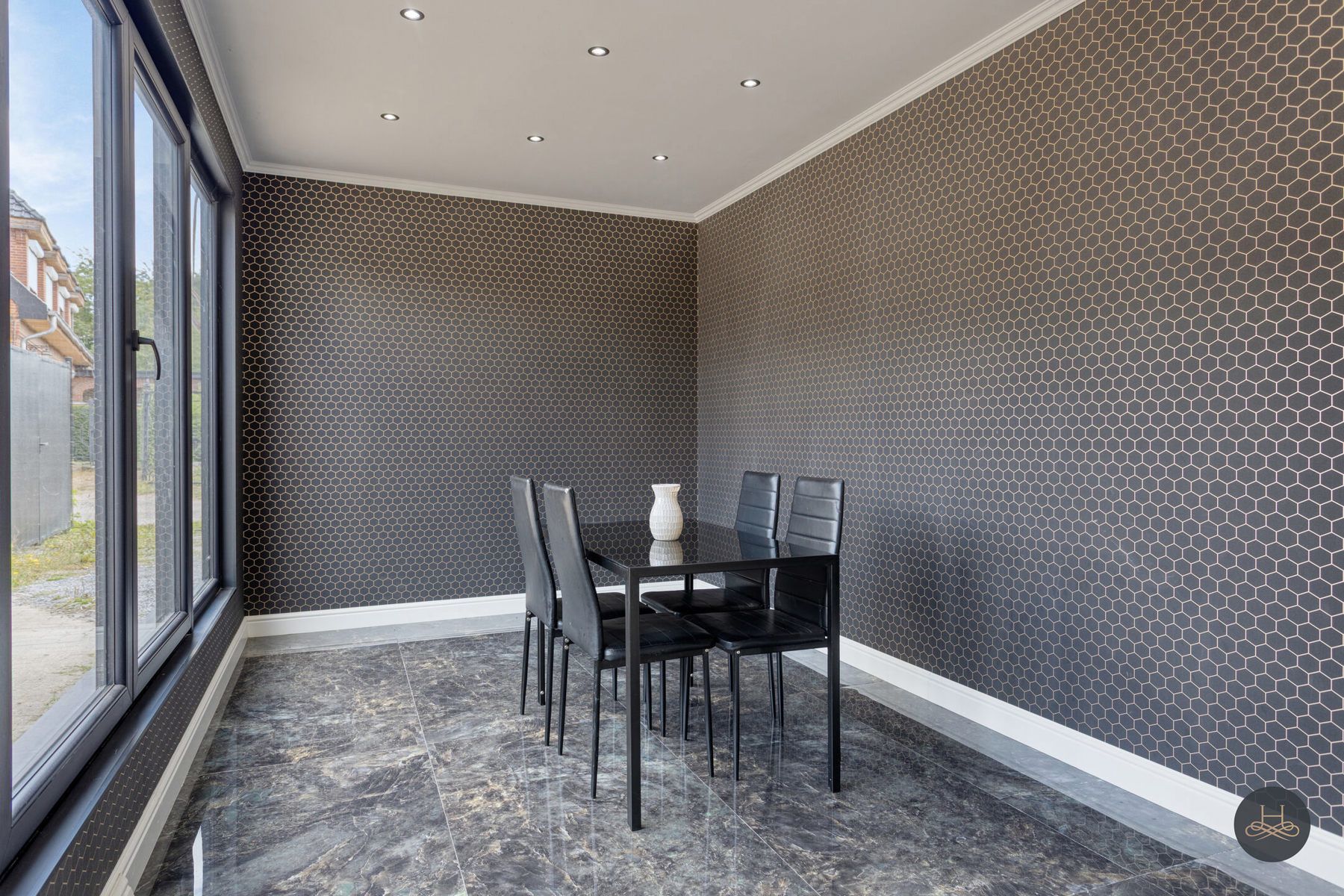 Riante woning met 6 slaapkamers en veel parkeergelegenheid foto 21