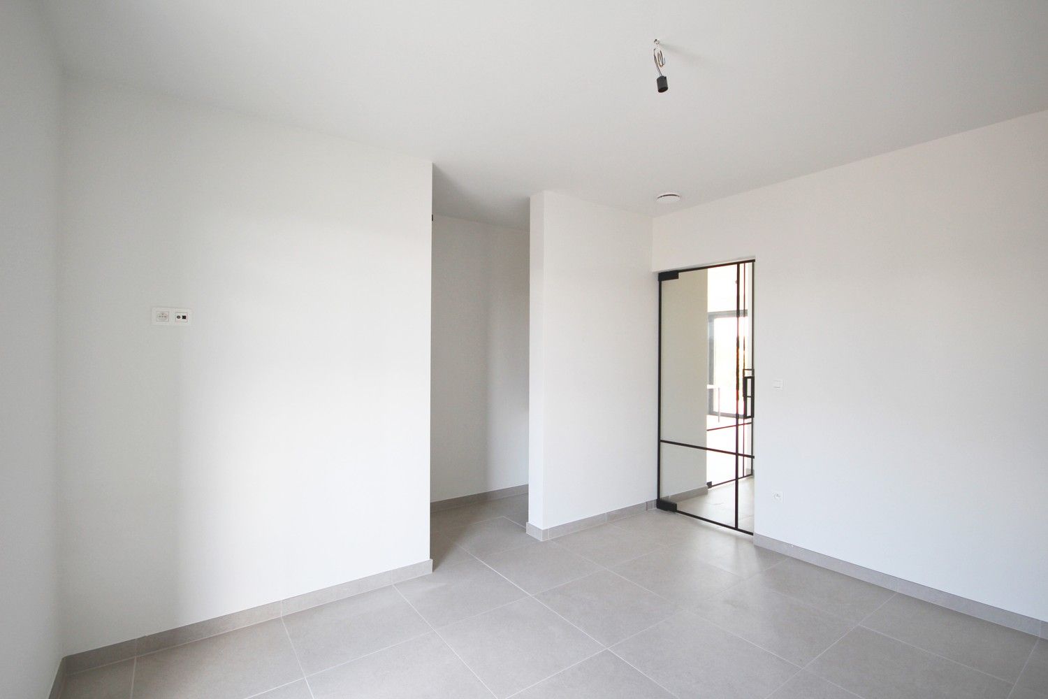 Instapklare nieuwbouw duplex te huur in Sint-Truiden! foto 6