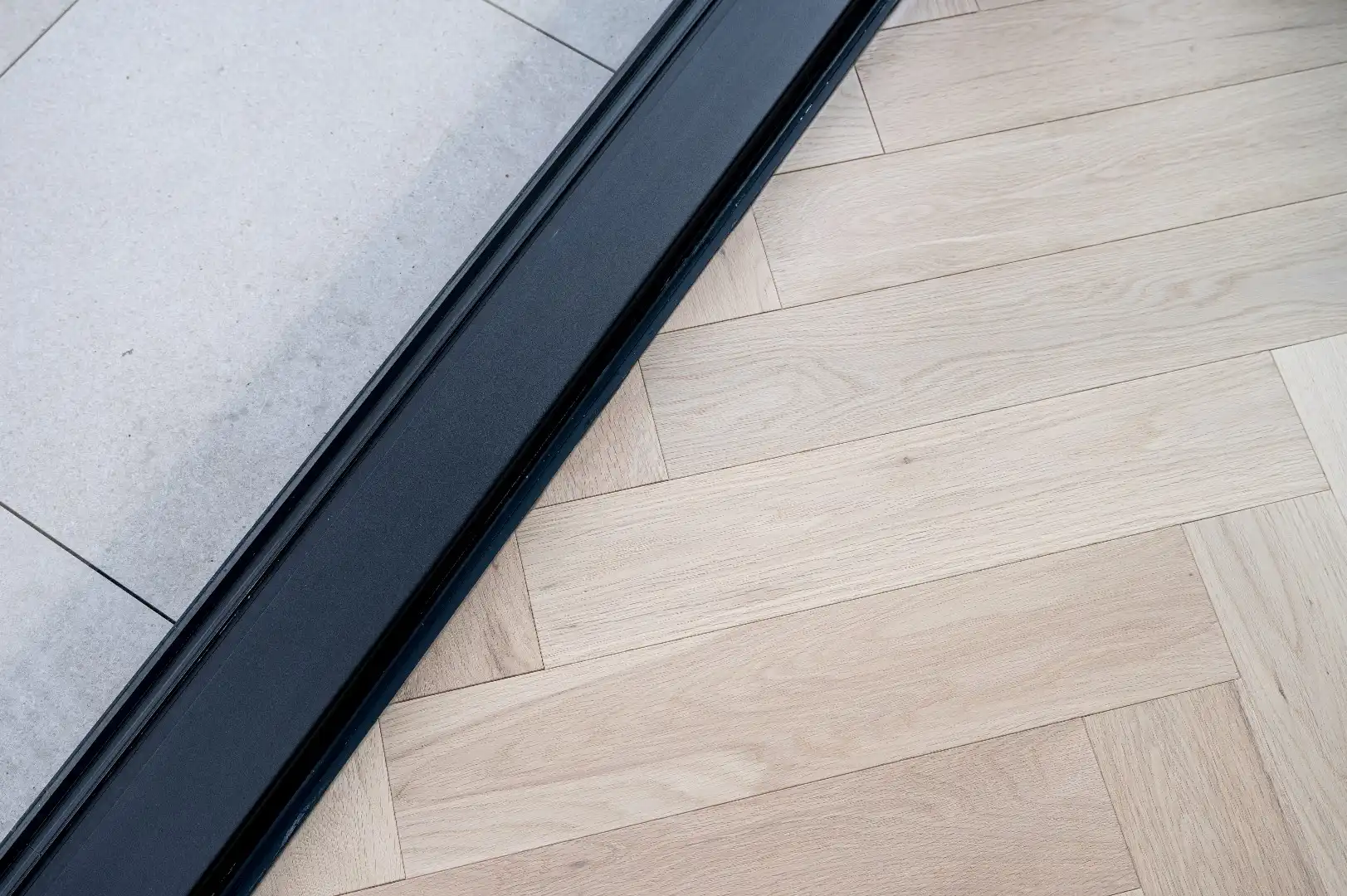 Vernieuwbouw – Luxueuze appartementen in een standingvol gebouw met glorieuze gevel op een boogscheut van het strand te Mariakerke! foto 16