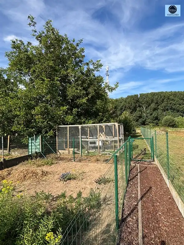 GERENOVEERDE WONING MET 3 SLAAPKAMERS EN TUIN foto 17