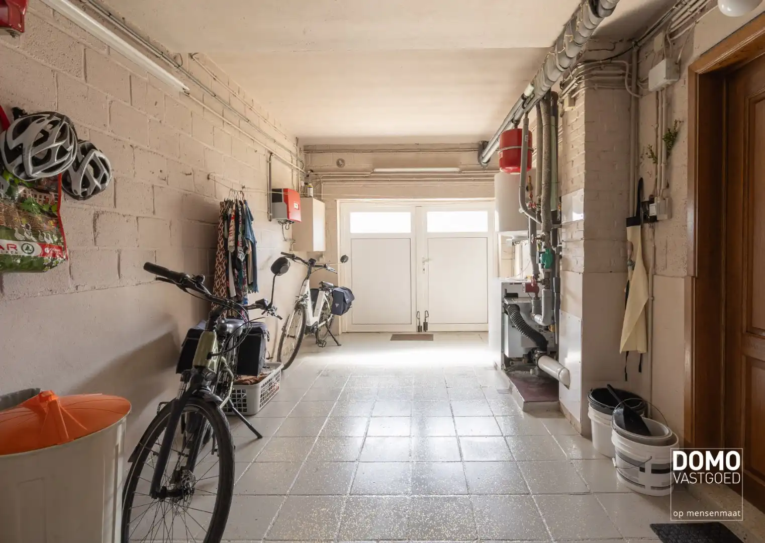 RUSTIG GELEGEN, RUIME WONING MET 4 SLAAPKAMERS, TUIN & AANGRENZENDE STUDIO MET ENERGIELABEL D GELEGEN IN ALKEN foto 21