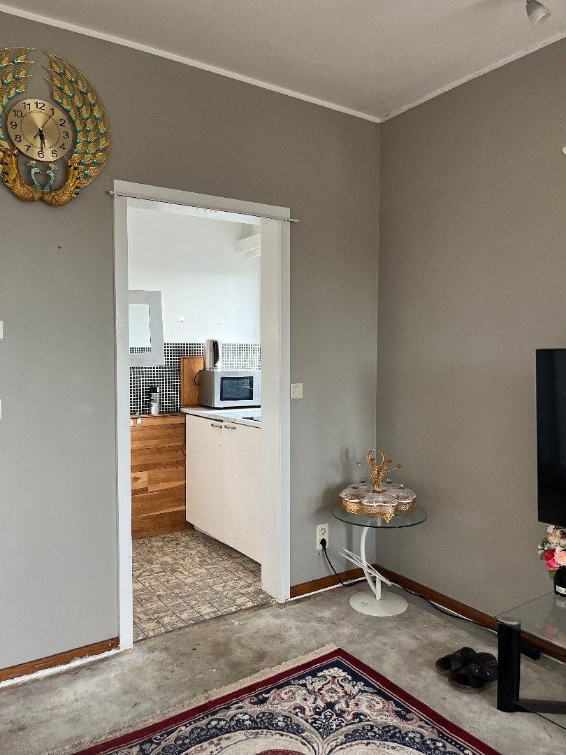 Verhuurde studio (31m²)met open zicht op het station foto 7