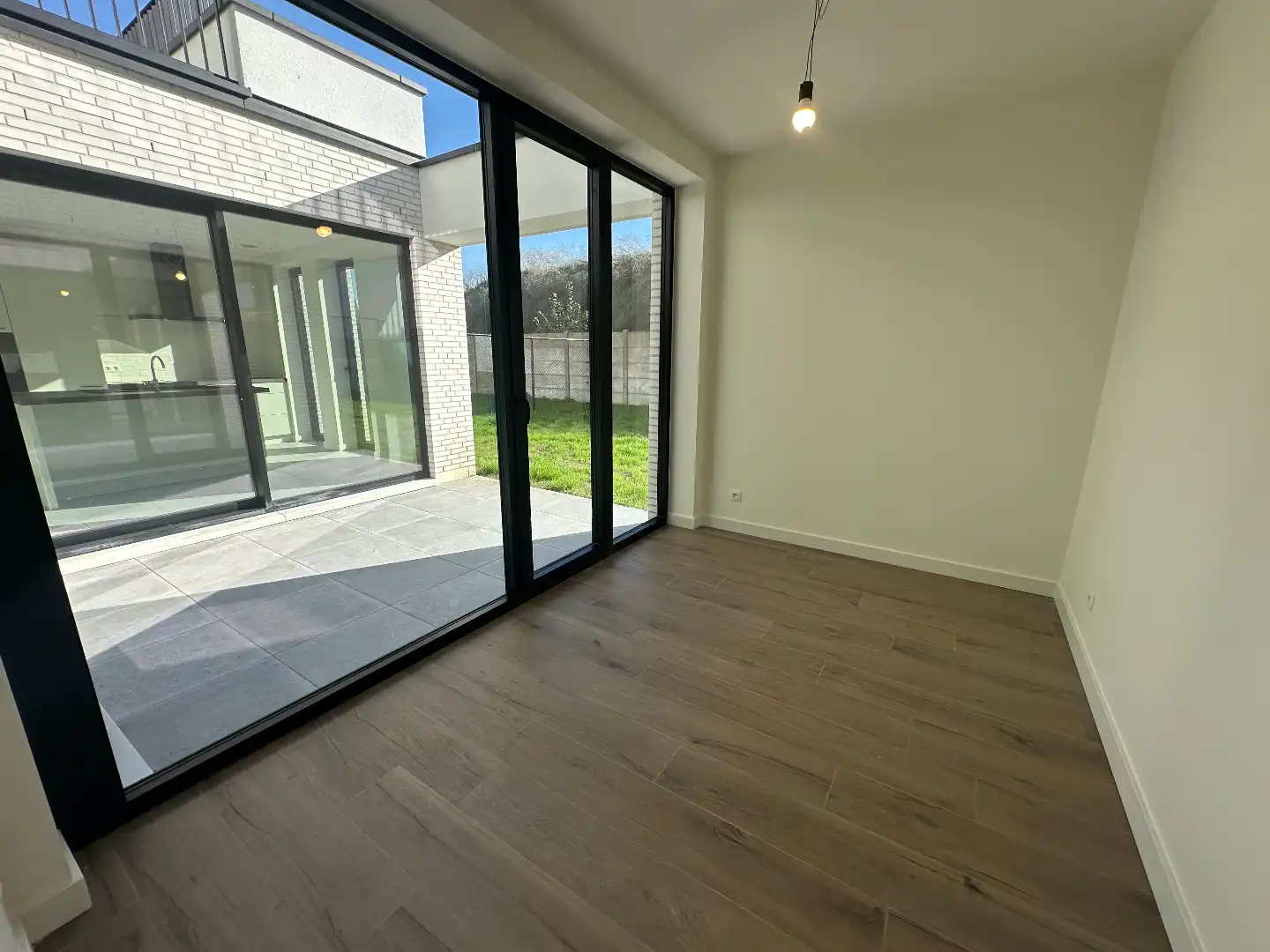 Ruim gelijkvloers appartement met groot terras en privé tuin in Alken foto 10