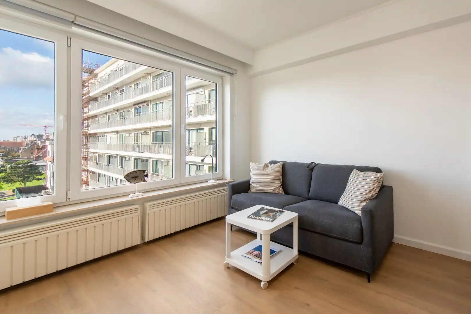 Mooi vernieuwde studio gelegen op de vierde verdieping met zonneterras foto 2