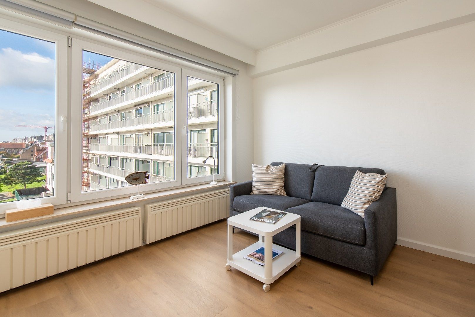 Mooi vernieuwde studio gelegen op de vierde verdieping met zonneterras foto 2