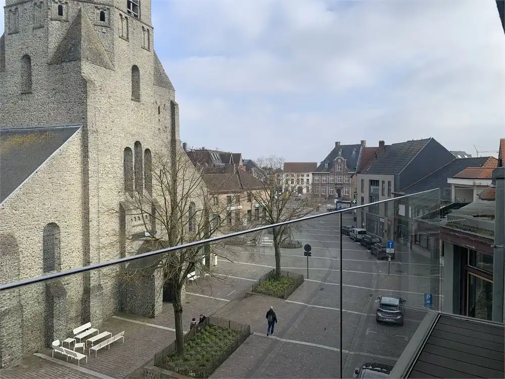 Appartement met mooie ligging op de markt van Torhout foto 15