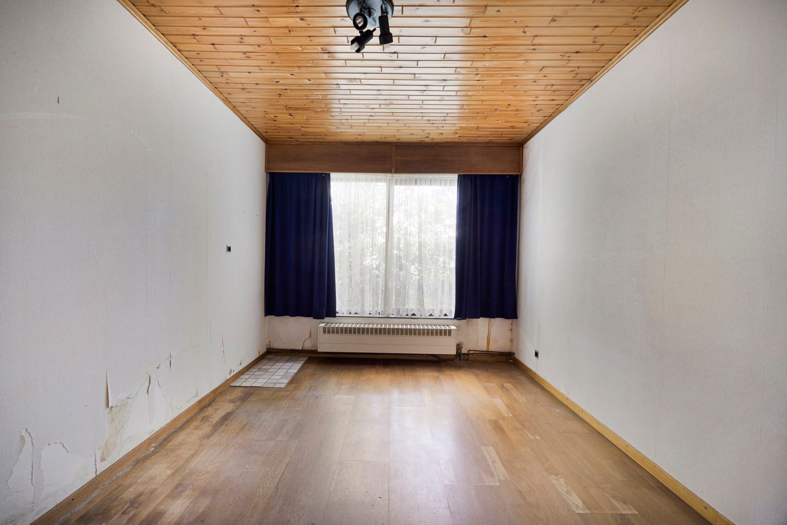 Te renoveren laagbouwvilla met verzicht in rustige straat foto 17