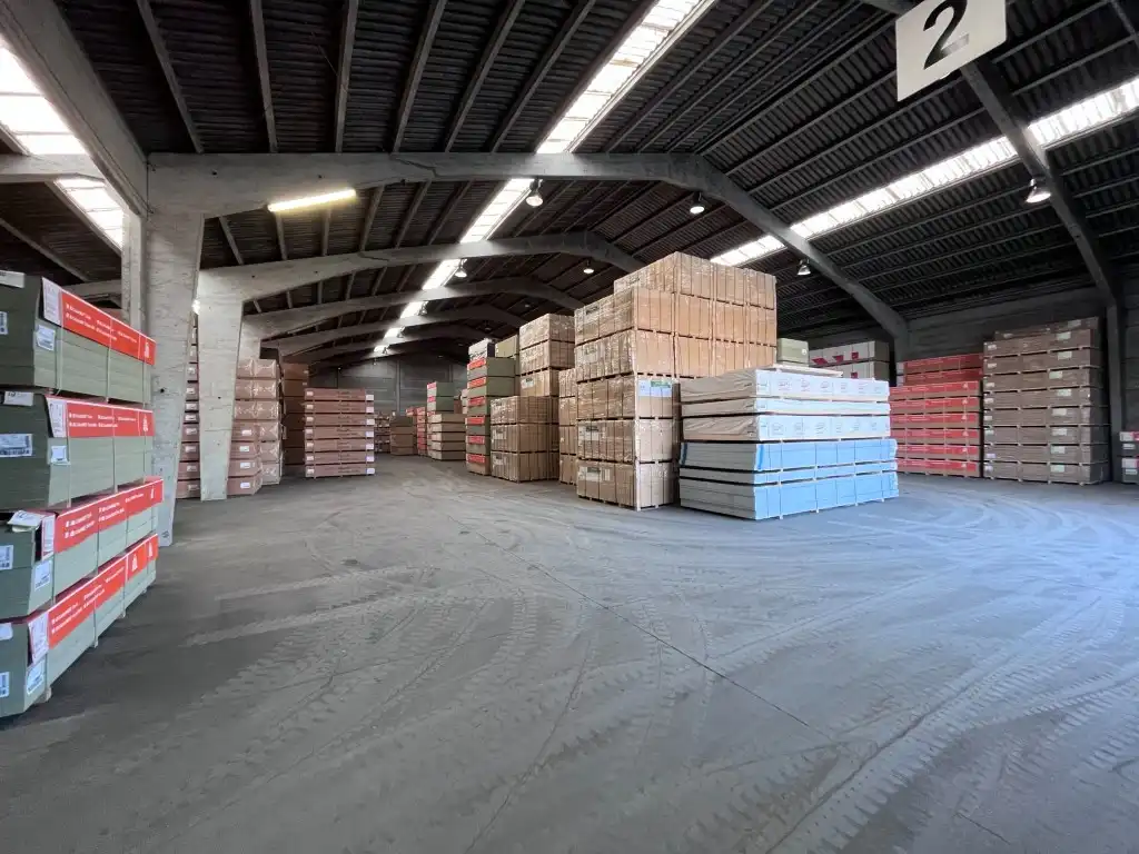 MAGAZIJN TE HUUR – CA. 5.400 M² IN BAVIKHOVE foto 2