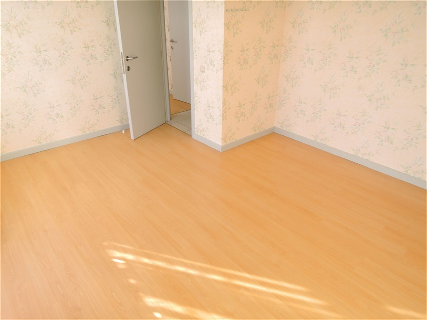 Gelijkvloers appartement met garage box foto 12