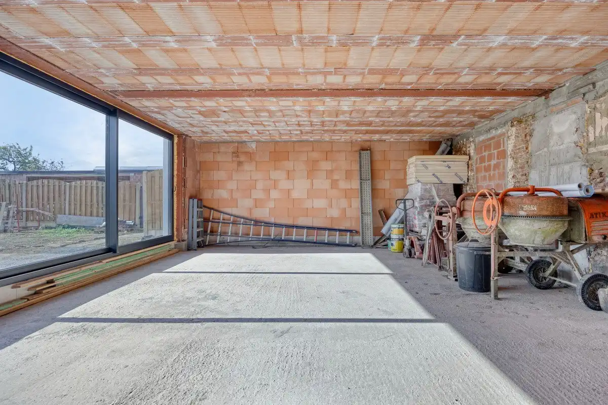 Ruime casco woning foto 3