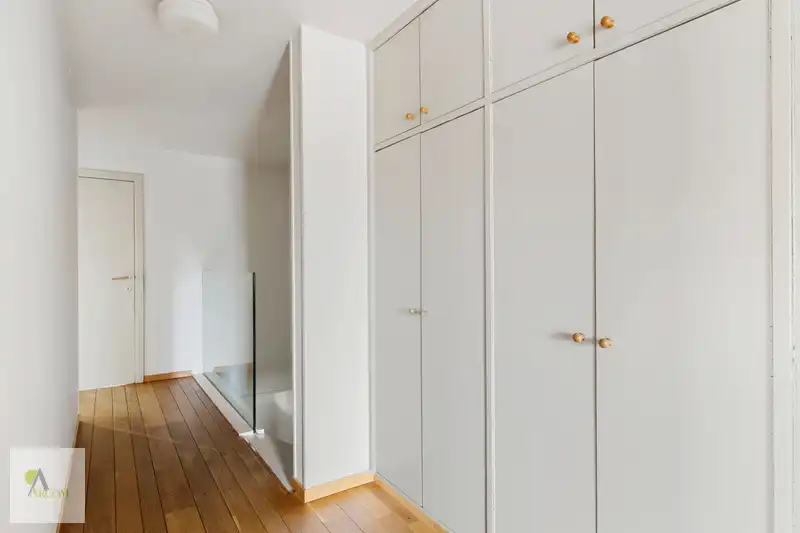 Praktijkruimte  + zeer grote private woning foto 13