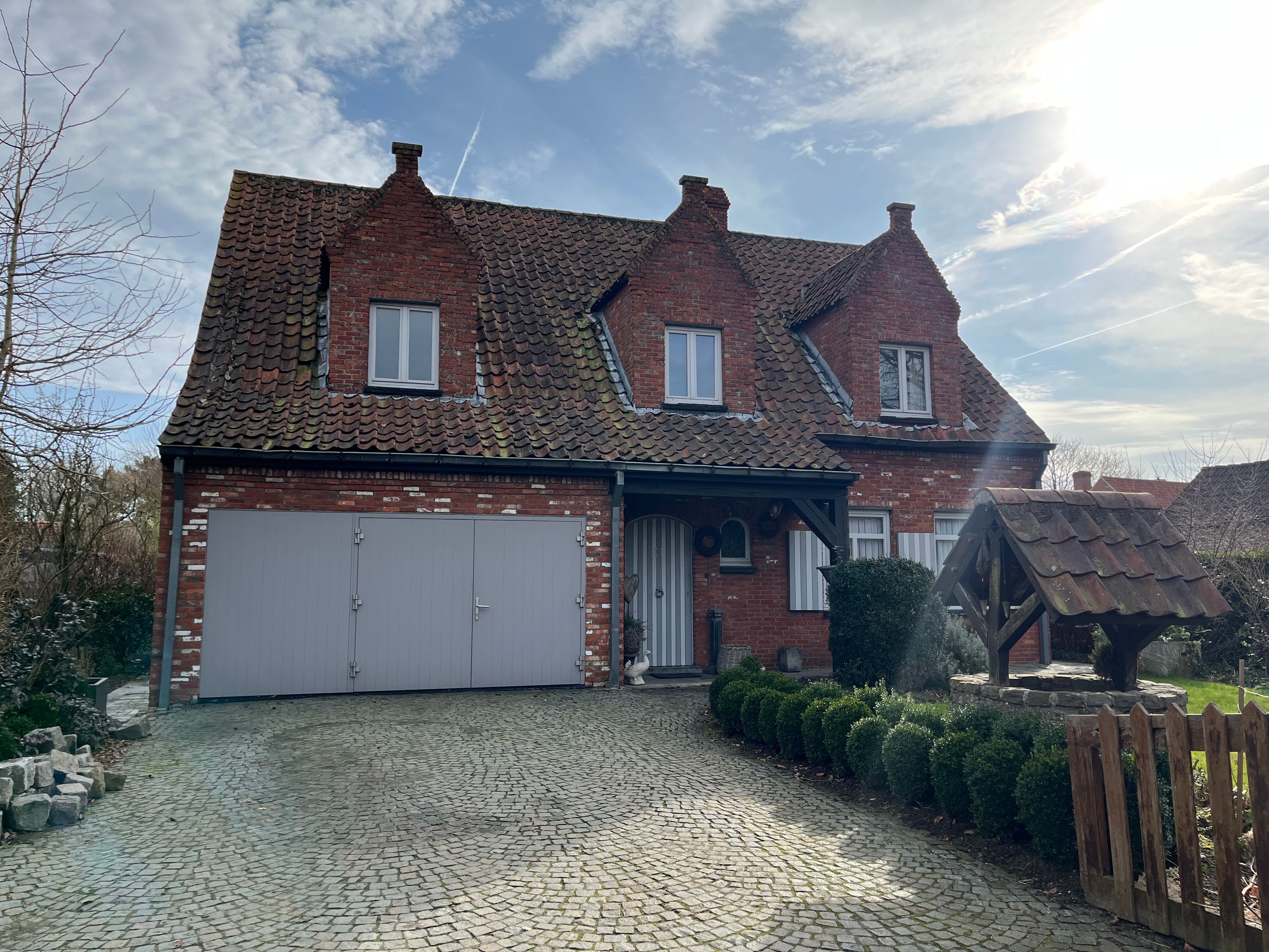 Te renoveren open bebouwing met karakter en ruime tuin. foto 4