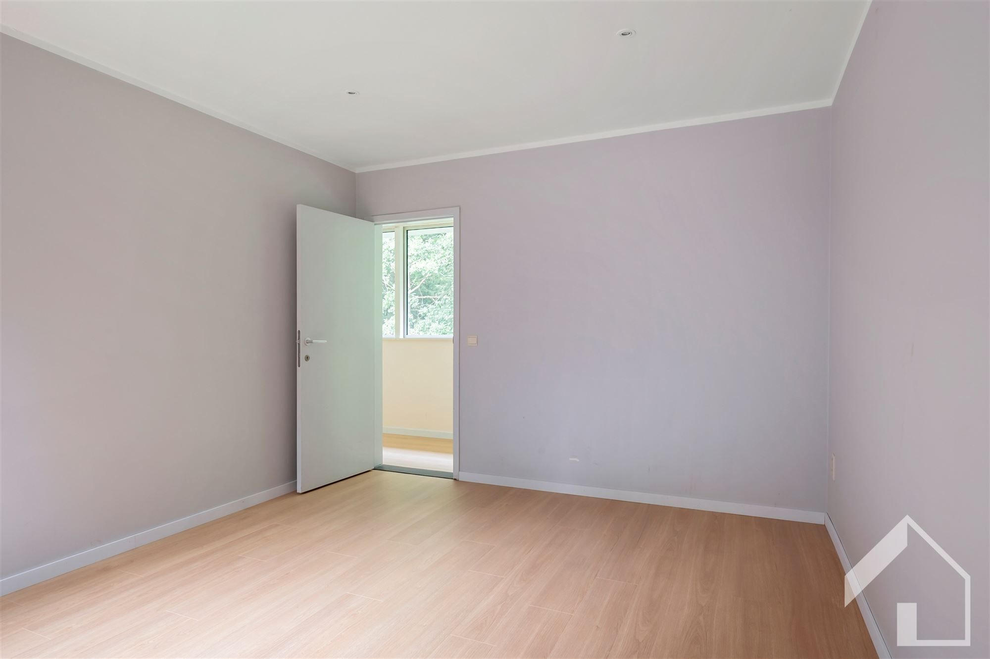 Villa met zwembad in het groen foto 14