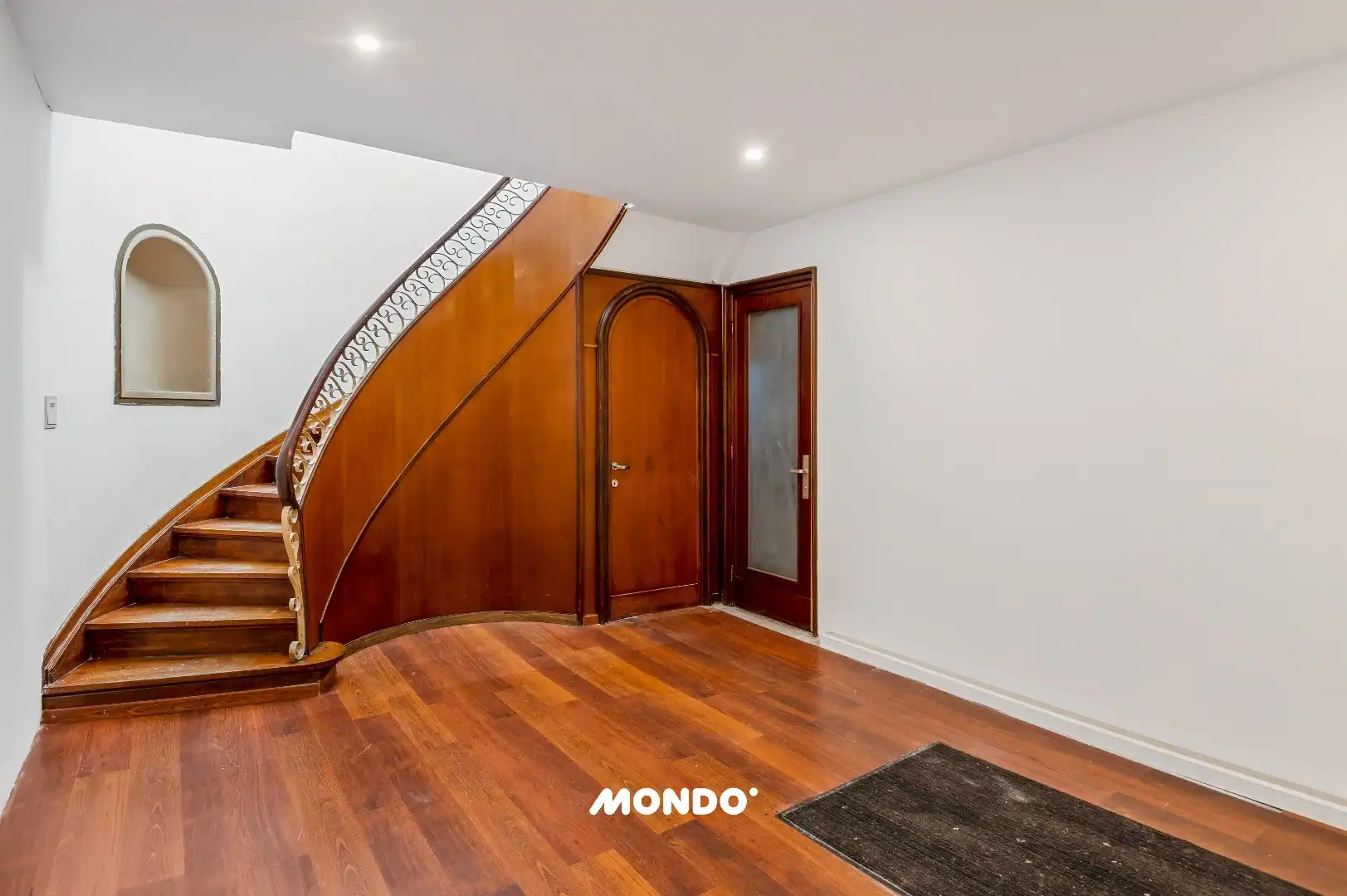 Gerenoveerd appartement met 2 slaapkamers! foto 14