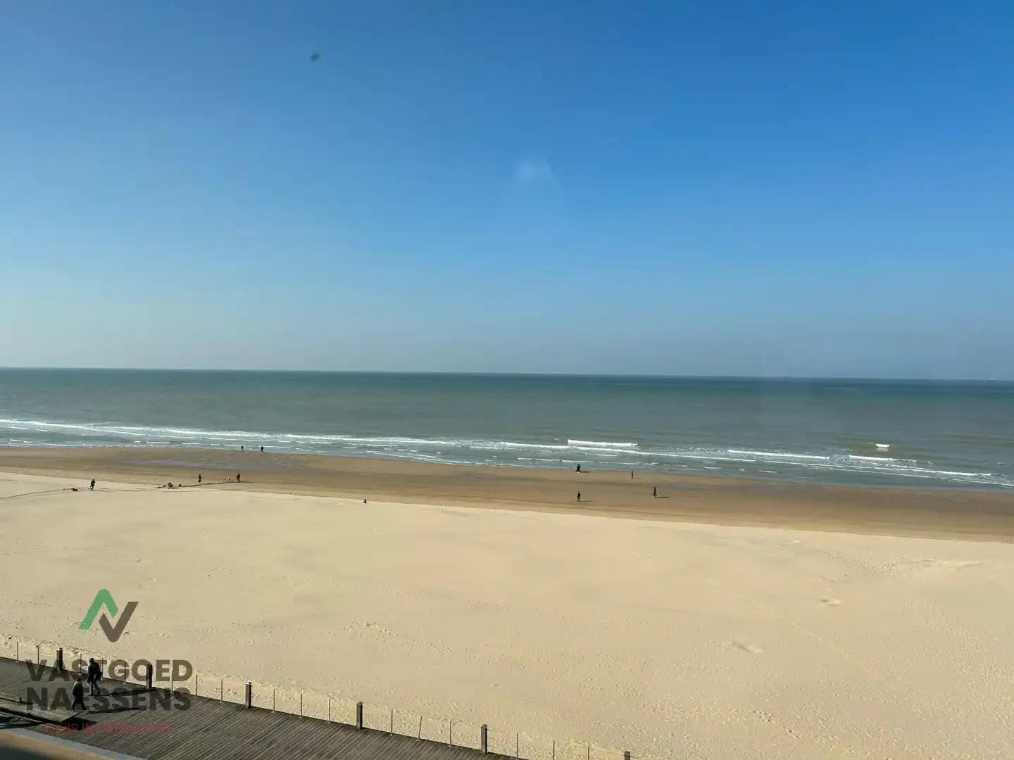 INSTAPKLARE STUDIO MET ZICHT OP ZEE foto 2