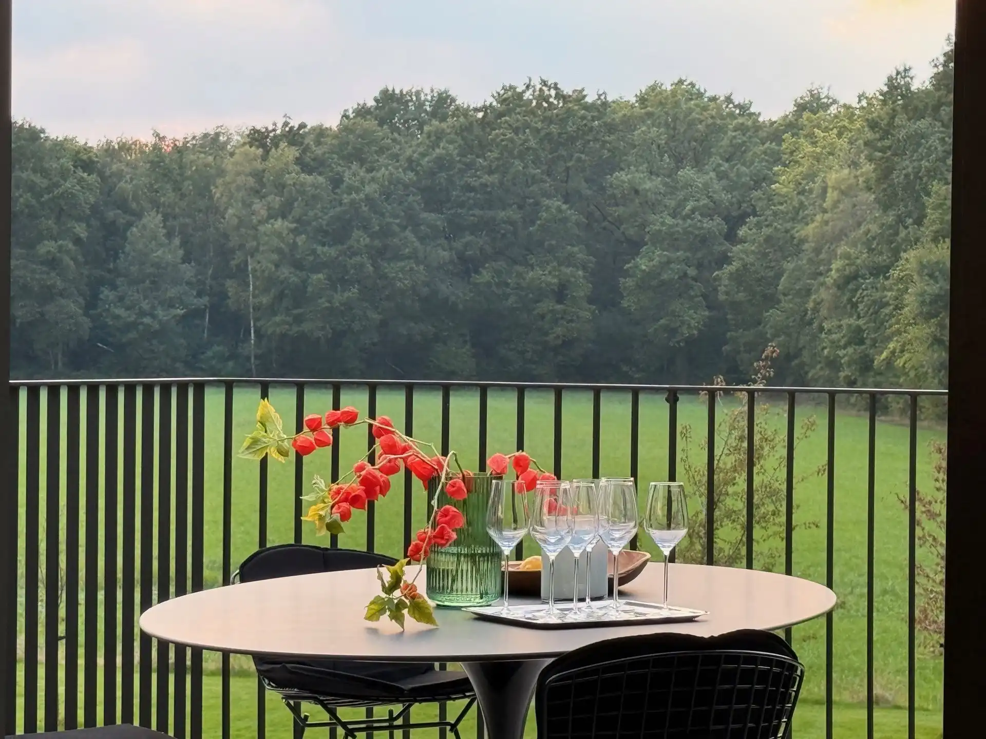 Zonnig luxueus afgewerkt appartement met weids uitzicht! foto {{pictureIndex}}