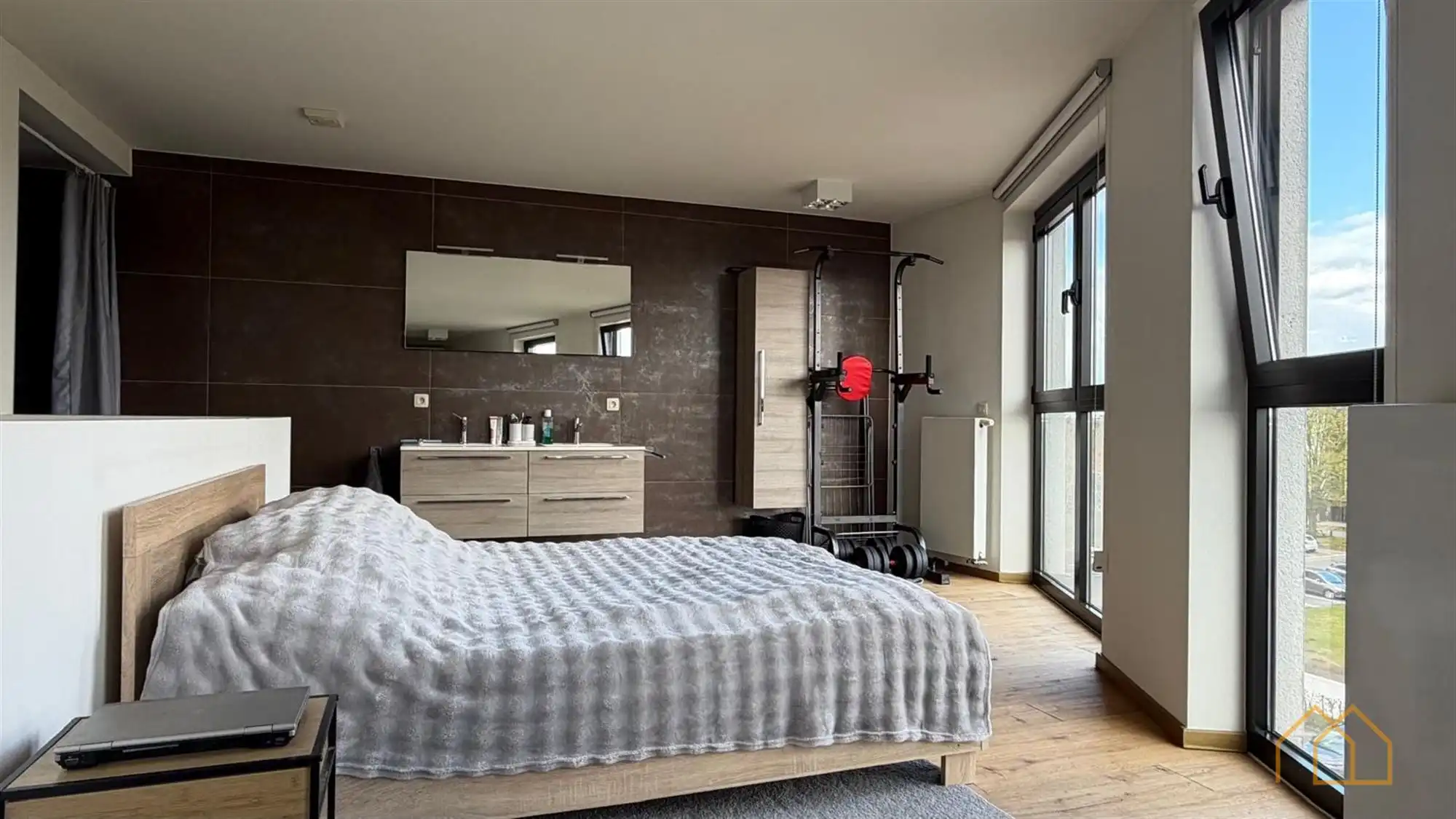 Modern appartement met mooi uitzicht foto 10