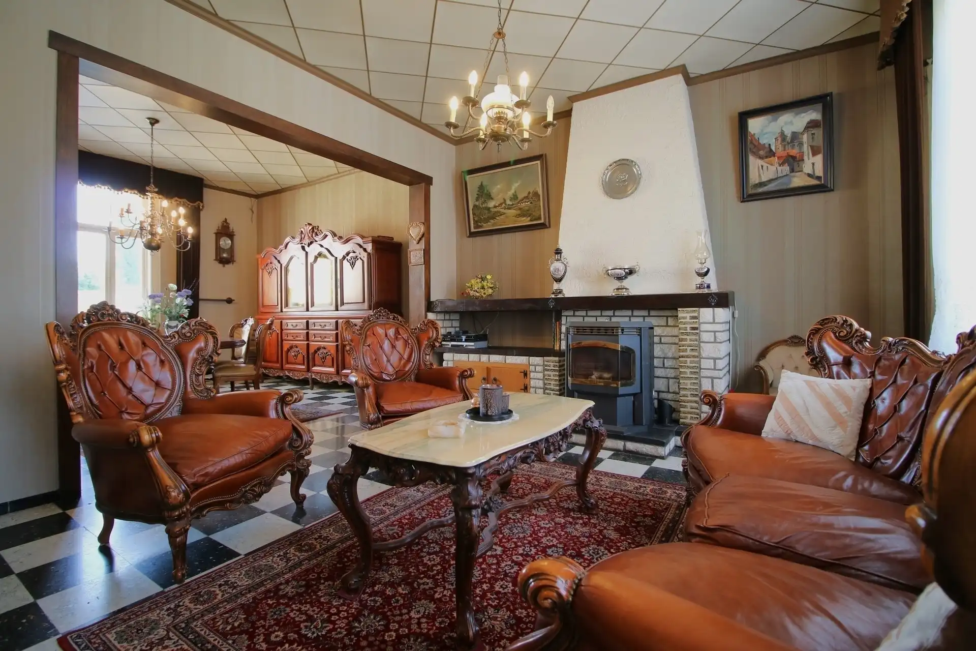 Karaktervolle te renoveren burgerwoning foto 3