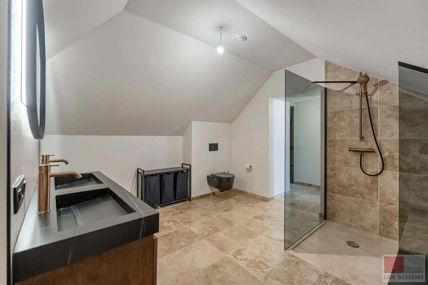 Unieke loft-appartement aan de Oude Kerkstraat 55 in Dilsen-Stokkem foto 37