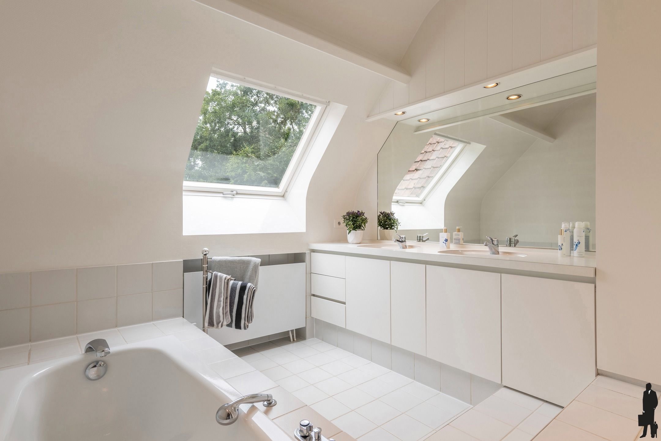 Riante villa van de hand van architect Rutten gelegen op uitstekende locatie te Turnhout  foto 25