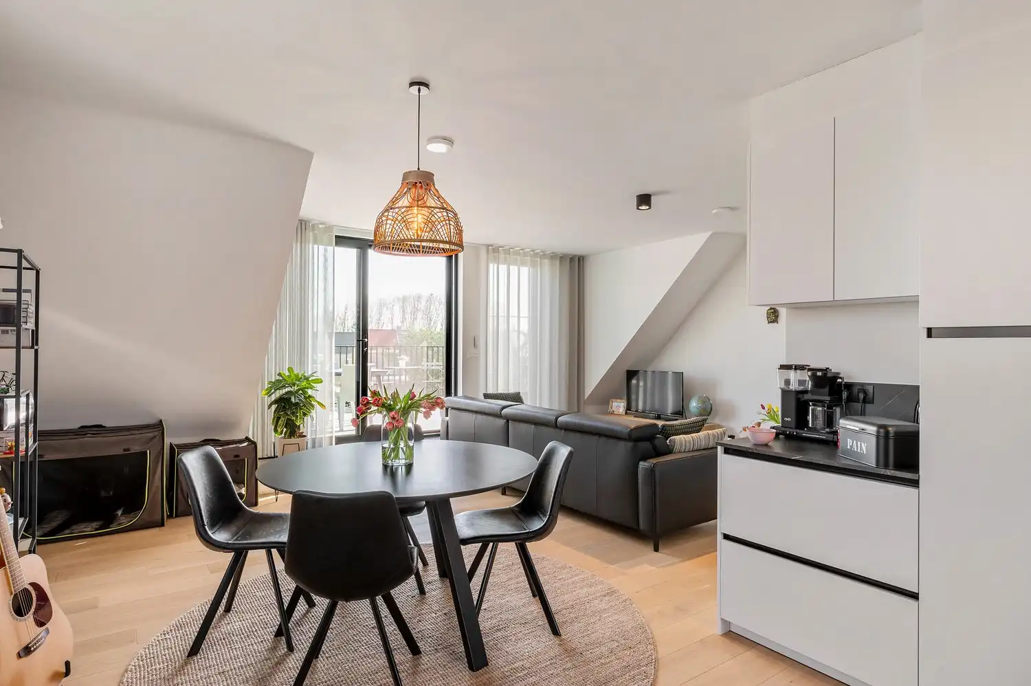 LUXE-APPARTEMENT I 2 STAANPLAATSEN I EPC= E19 I RUSTIG GELEGEN foto 6