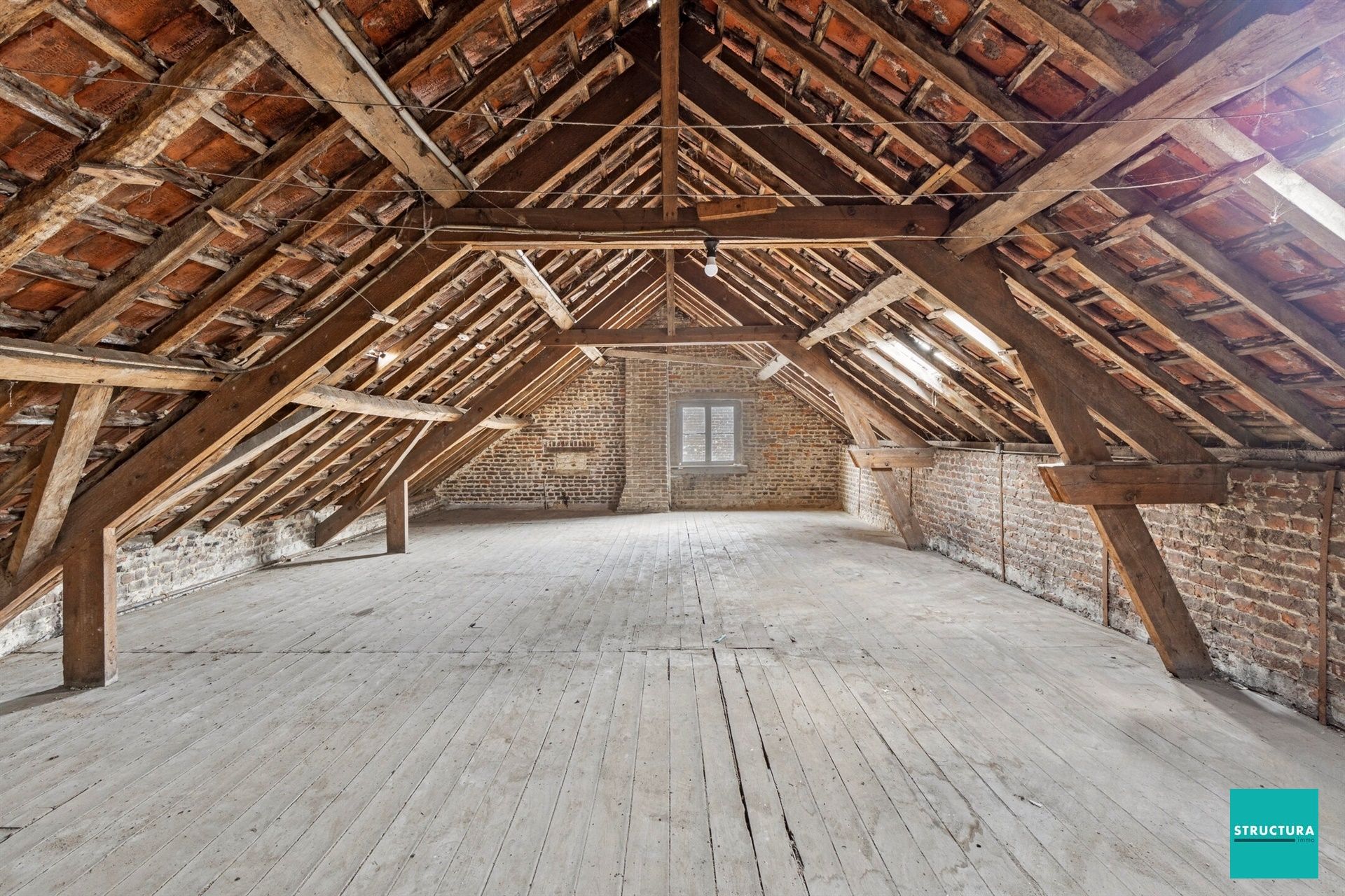 Prachtige burgerwoning in het centrum foto 18