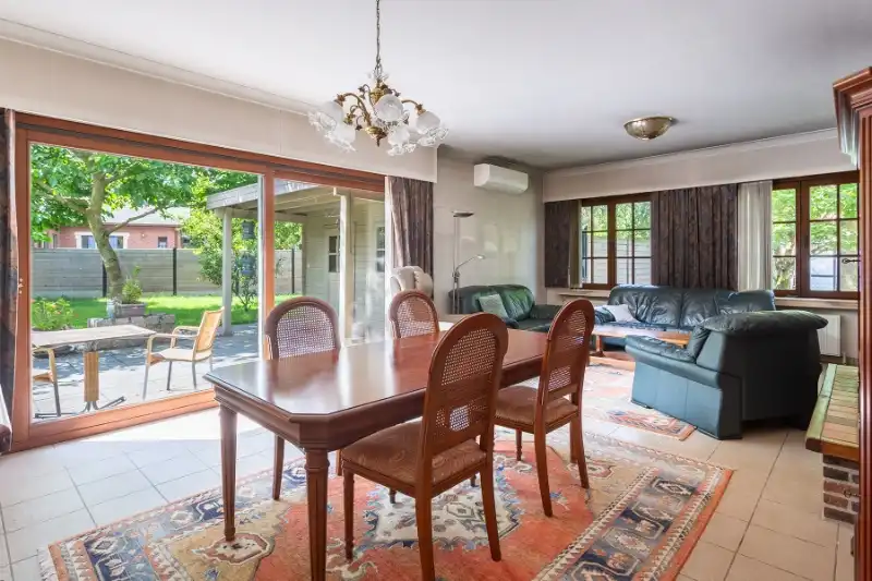 Villa op toplocatie, uiterst veel privacy in zeer rustige straat! foto 5
