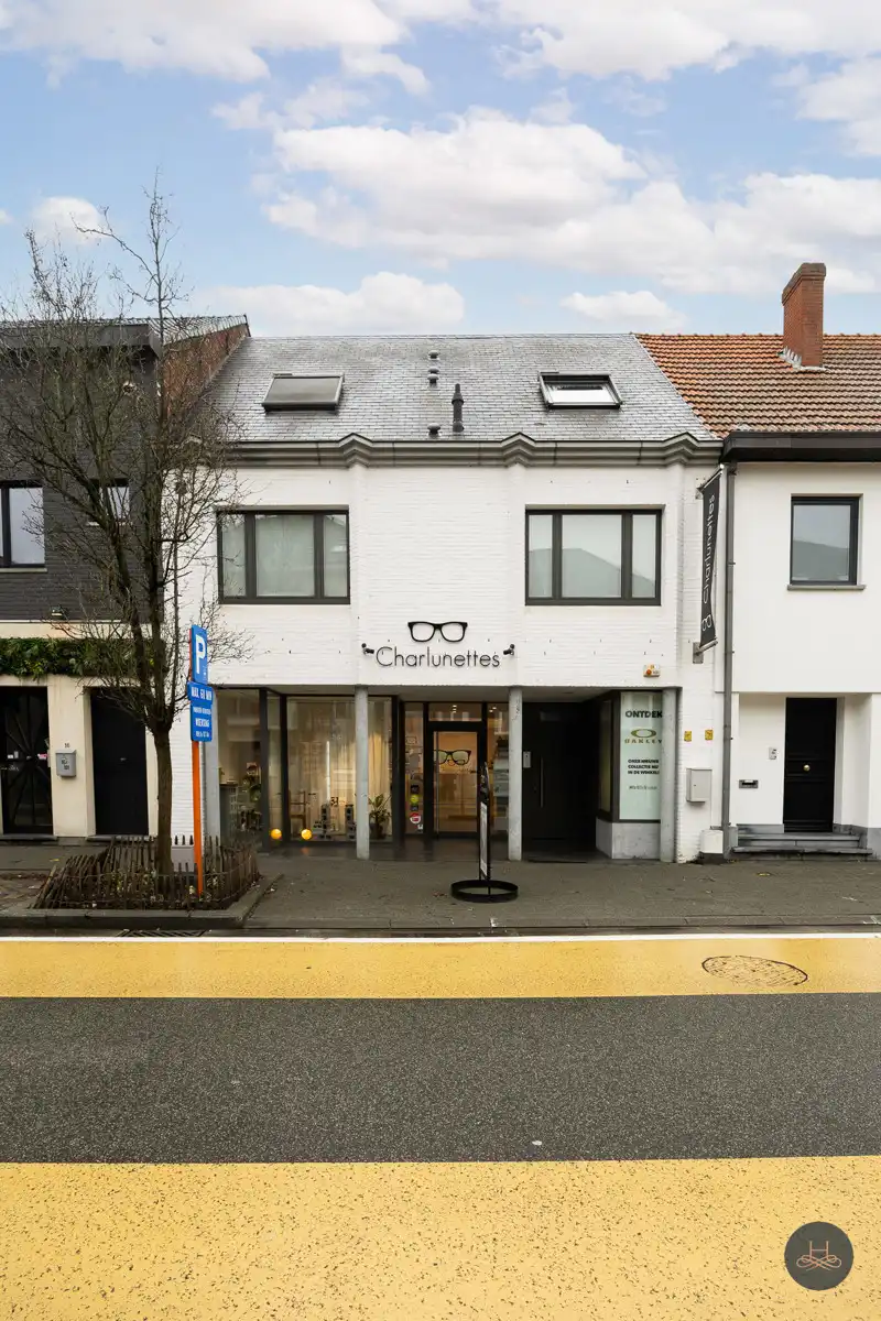 Zeer ruim triplex appartement in centrum Haacht foto 2