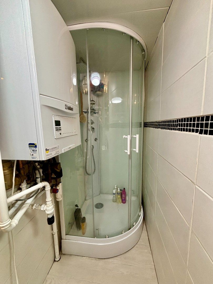 GERENOVEERDE RIJWONING MET 3 SLPKS, 2 BADKAMERS EN MOGELIJKHEID HUURGARAGE foto 18