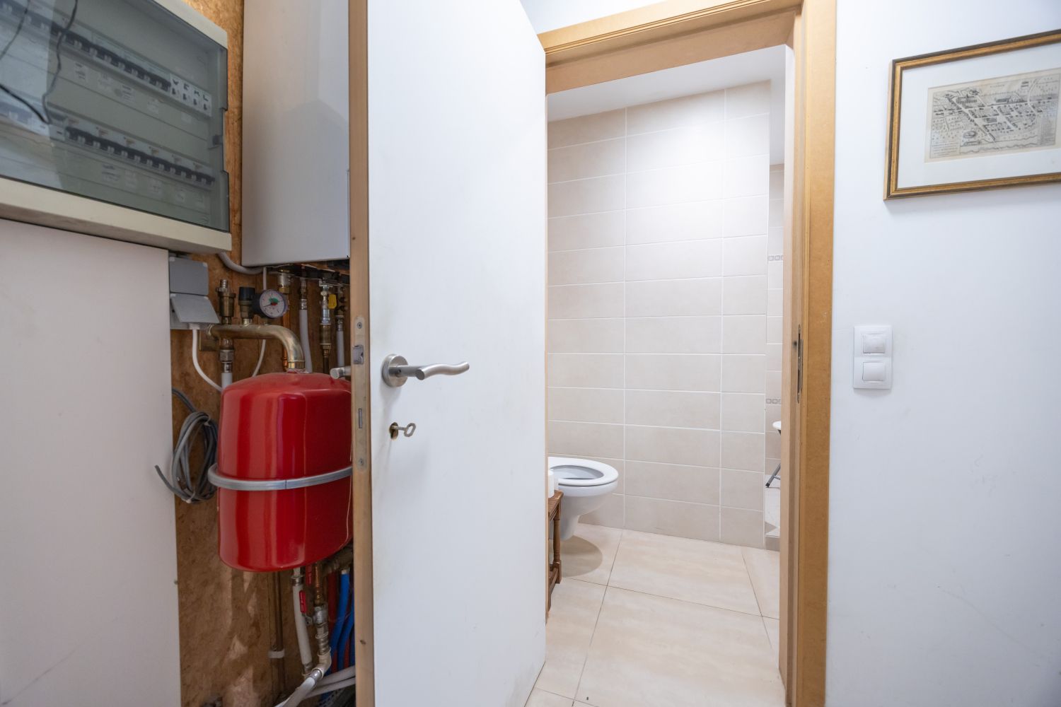 Ruime te renoveren woning met zonnige tuin en tal van mogelijkheden. foto 11
