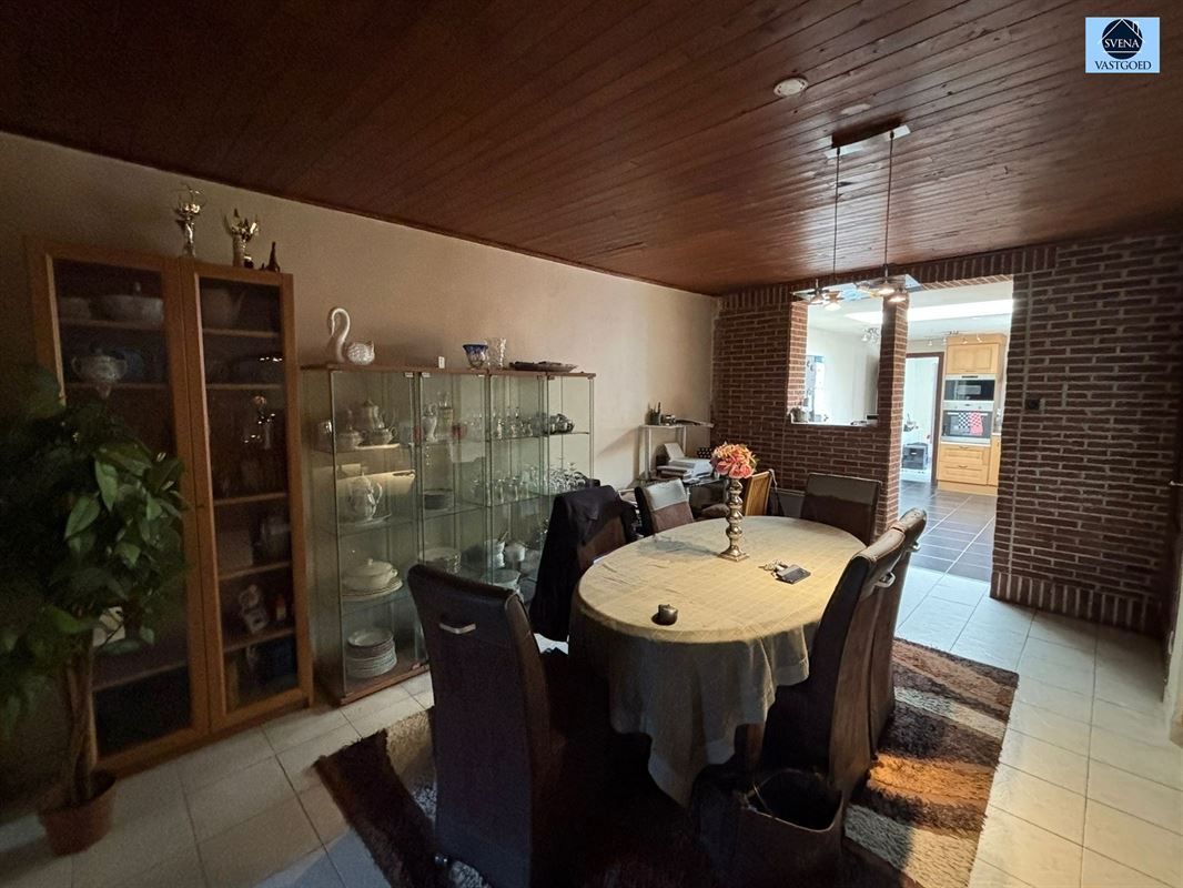 WONING MET 5 SLAAPKAMERS EN STADSTUINTJE. foto 3