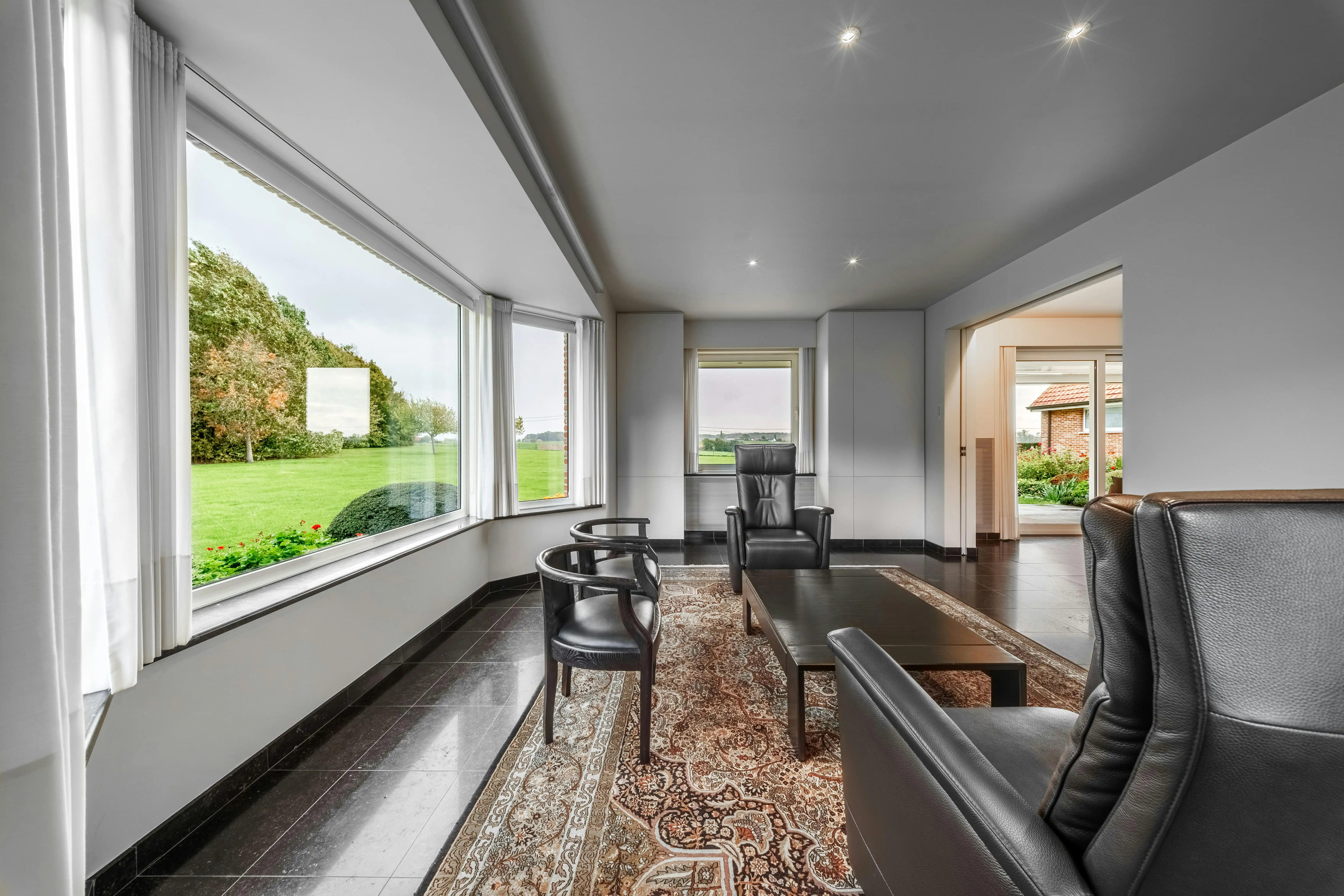 Unieke villa op 2,1 ha met 360°-uitzicht en eigen bos foto 15