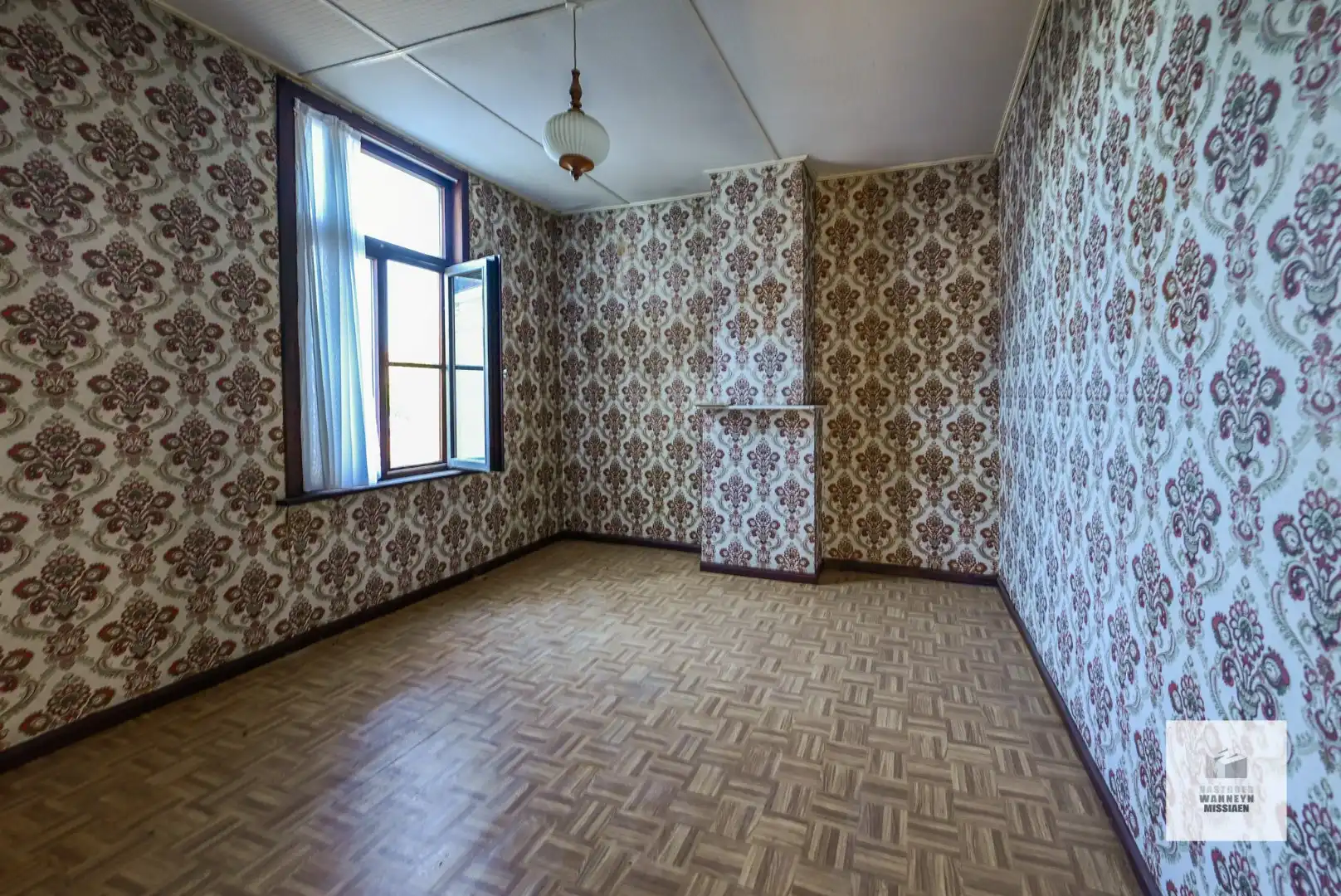 Casco woning met kantoorfunctie, ruime garage en een knusse binnenkoer foto 13