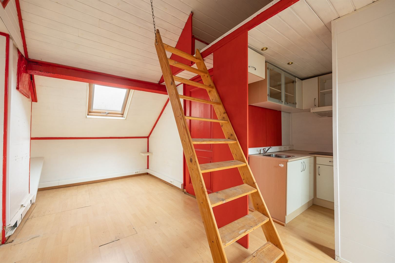 Te renoveren opbrengsteigendom op premium locatie foto 24