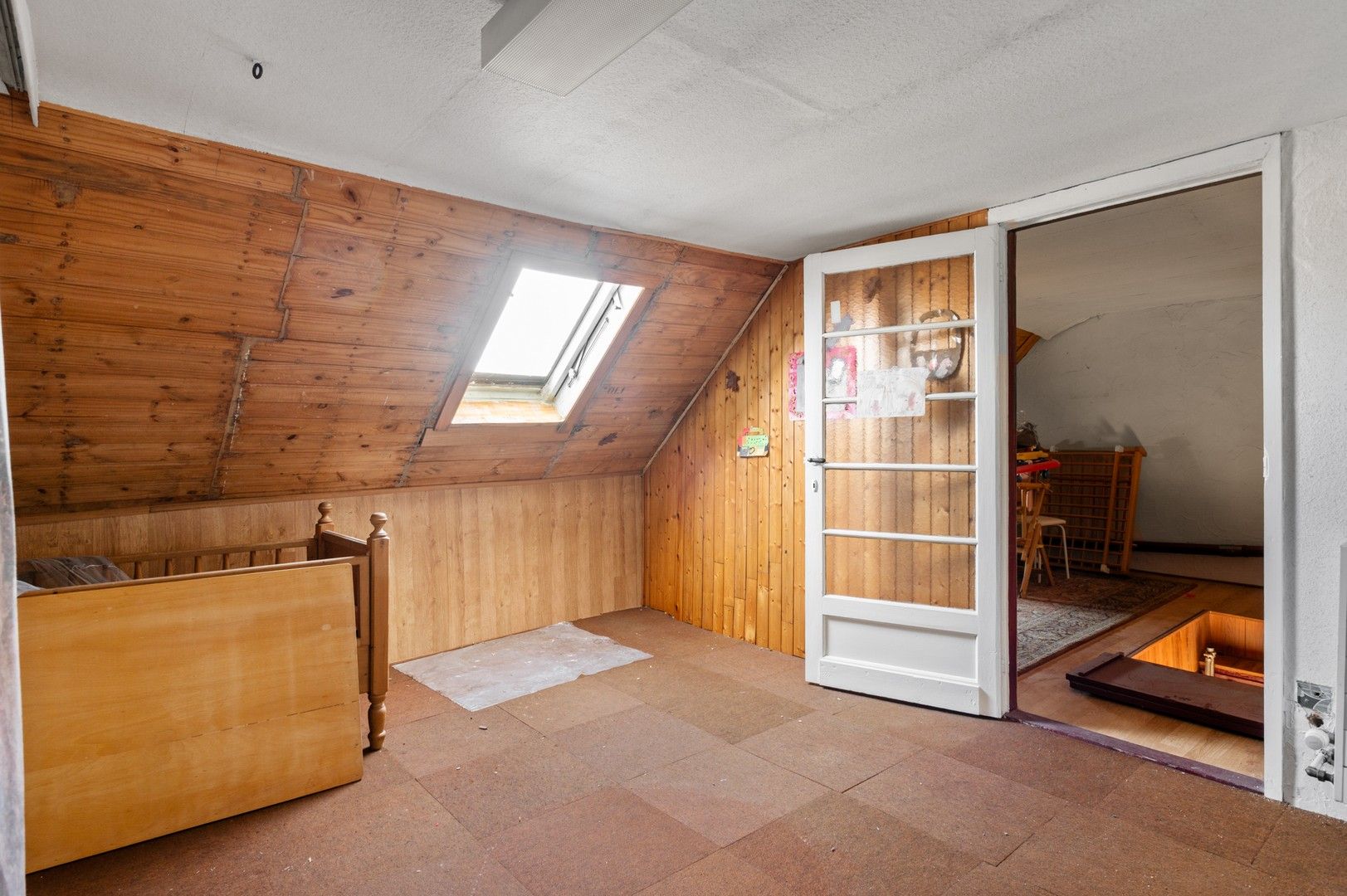 Te renoveren eengezinswoning met 17 garageboxen in Merksem foto 11