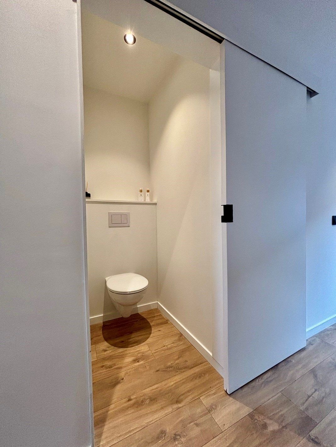 Instapklare, knap gerenoveerde rijwoning op wandelafstand van het centrum van Kuurne. foto 20