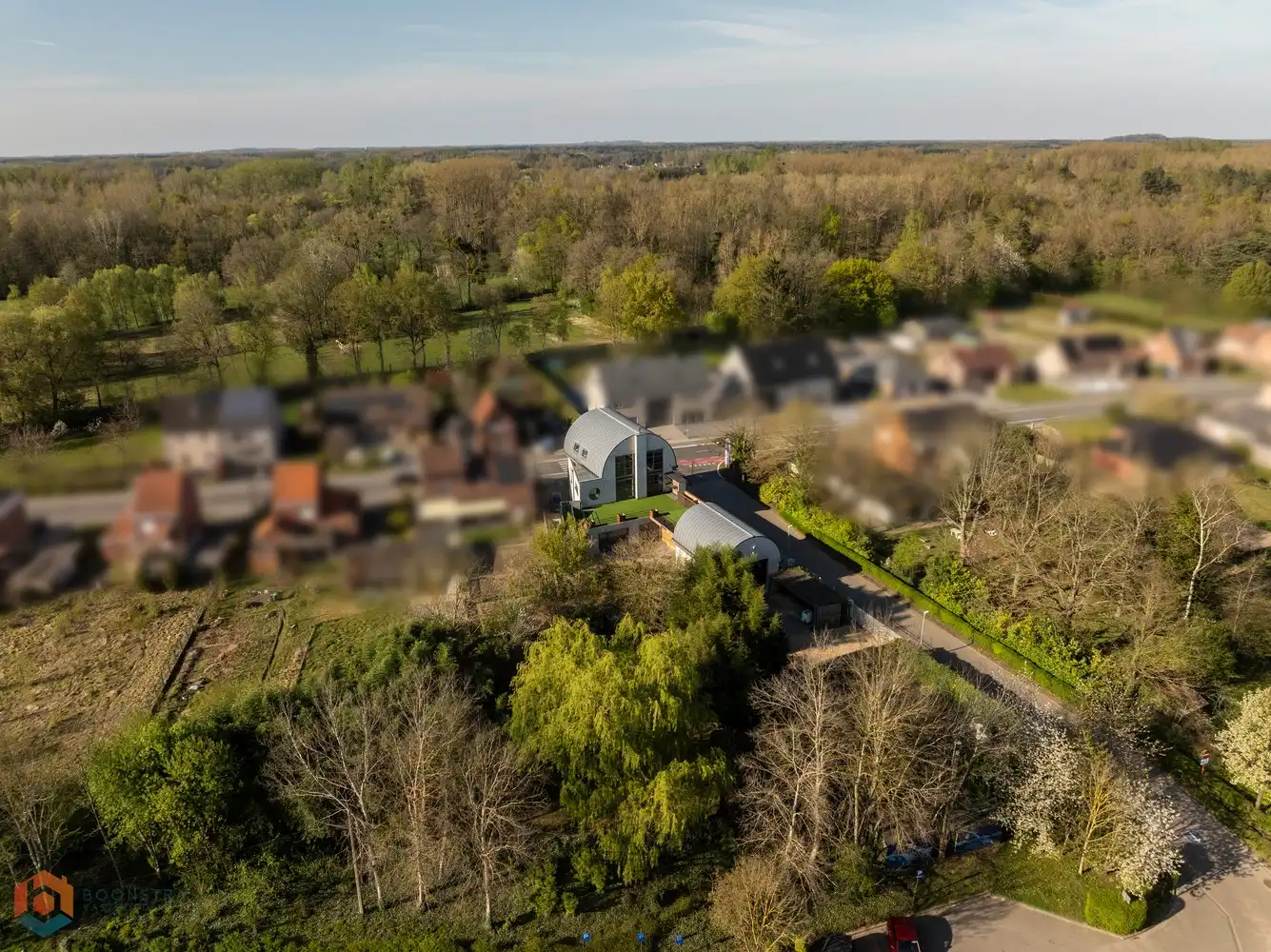 Handelspand met woonst en ruime parking op een perceel van 2592 m² te Rotselaar foto 4