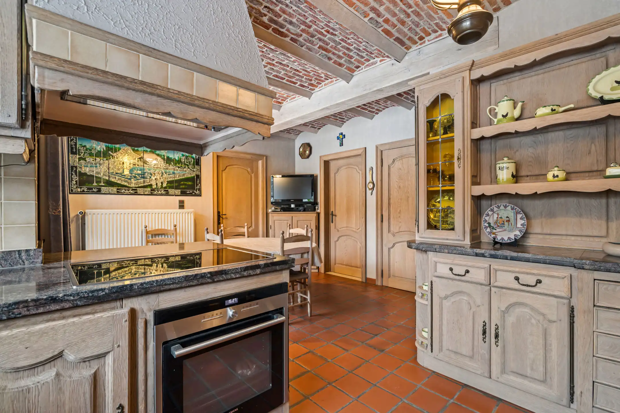 Statige villa 4 (5) slpk met grote tuin foto 12