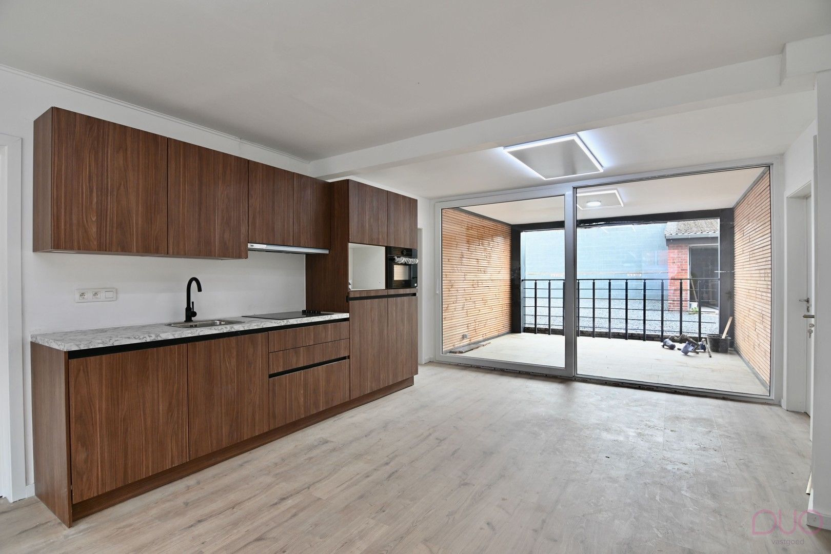 Instapklaar appartement met 3 slaapkamers, overdekt terras en mogelijkheid tot staanplaats nabij het centrum van Tongeren foto 2