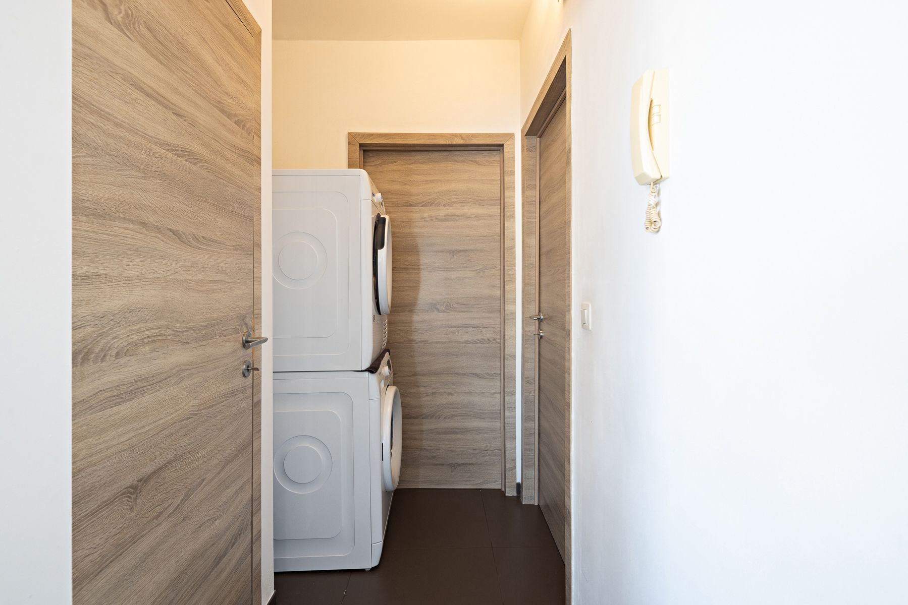 Instapklaar appartement met 2 slaapkamers foto 14